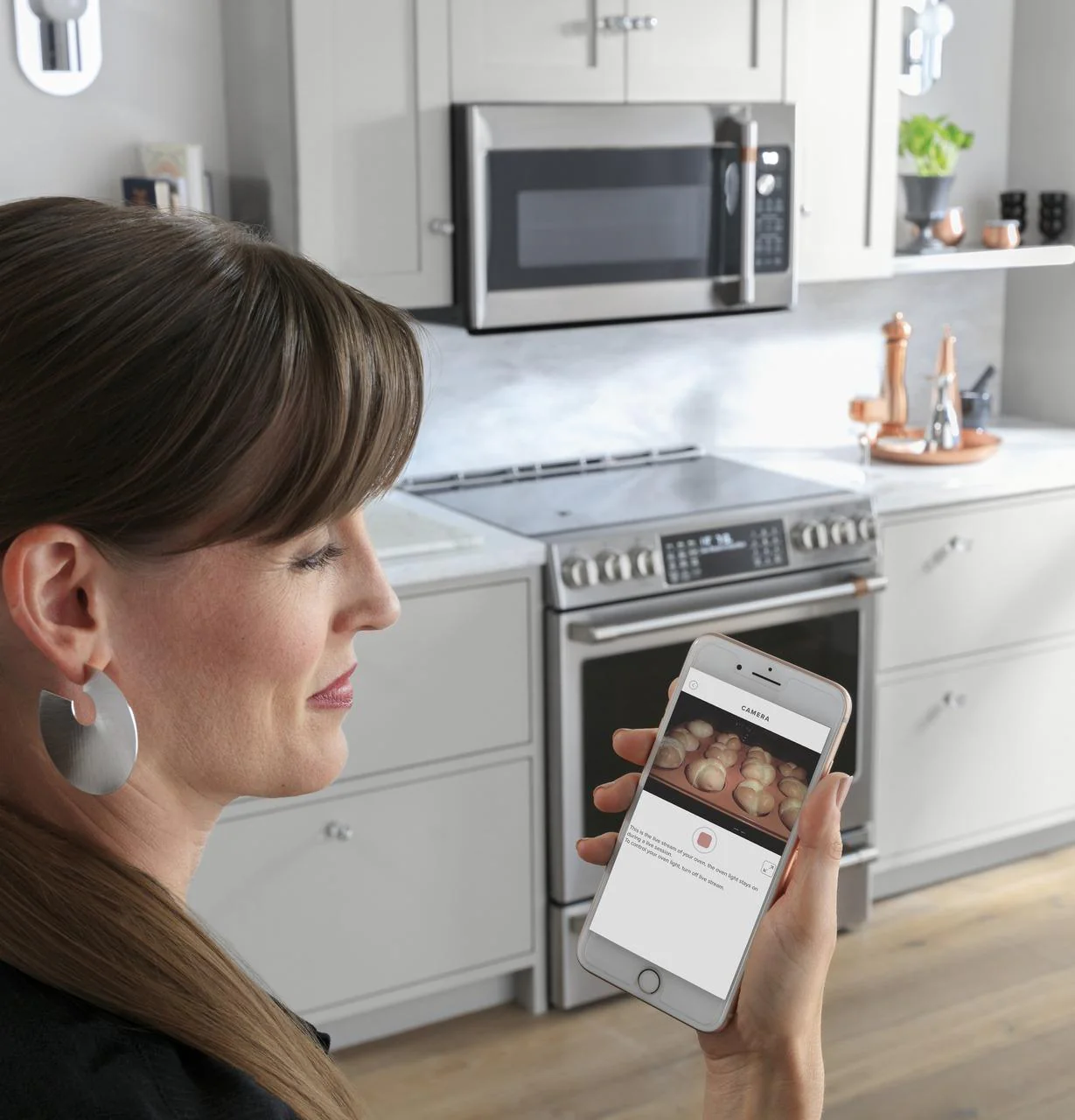 Cafe CHS90XP2MS1 CAF(EBACK)™ 30" Smart Slide-In, Front-Control, Induction and Convection Range with In-Oven Camera - Image 10
