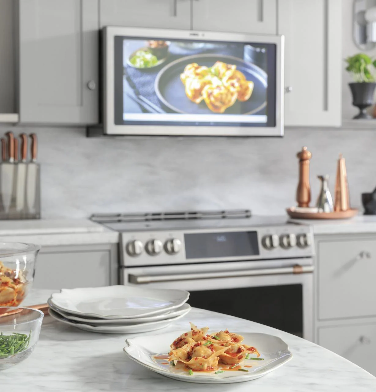 Cafe CHS90XP2MS1 CAF(EBACK)™ 30" Smart Slide-In, Front-Control, Induction and Convection Range with In-Oven Camera - Image 25