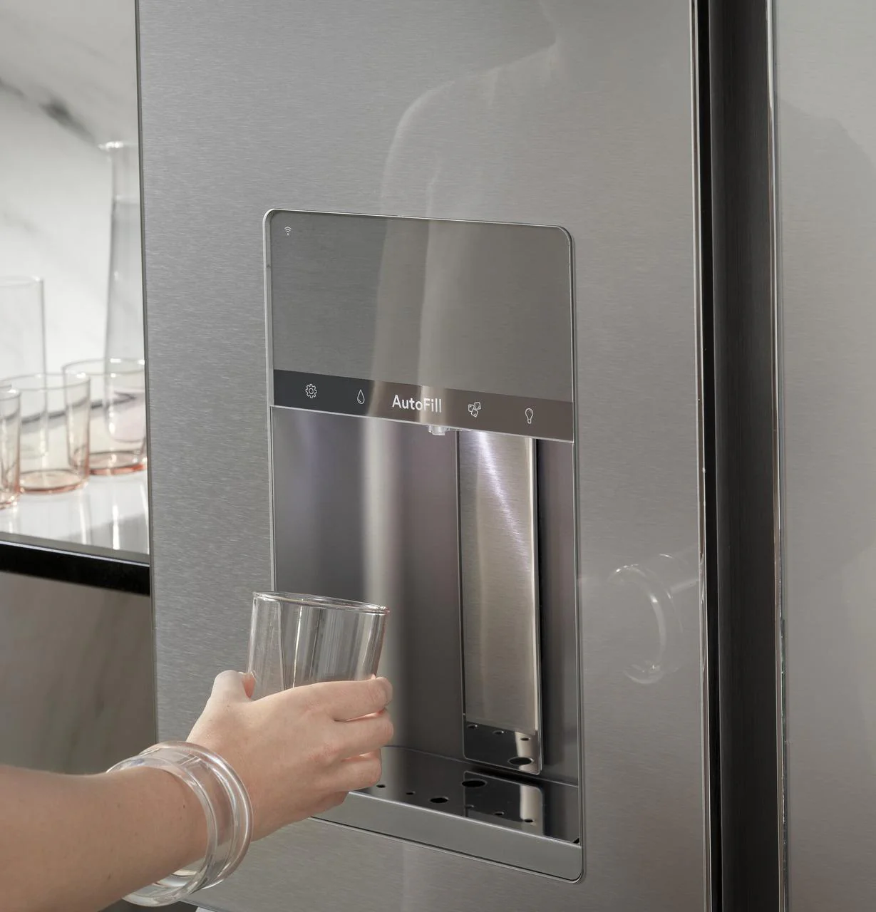 Cafe CVE28DM5NS5 CAF(EBACK)™ ENERGY STAR® 27.8 Cu. Ft. Smart 4-Door French-Door Refrigerator in Platinum Glass - Image 7