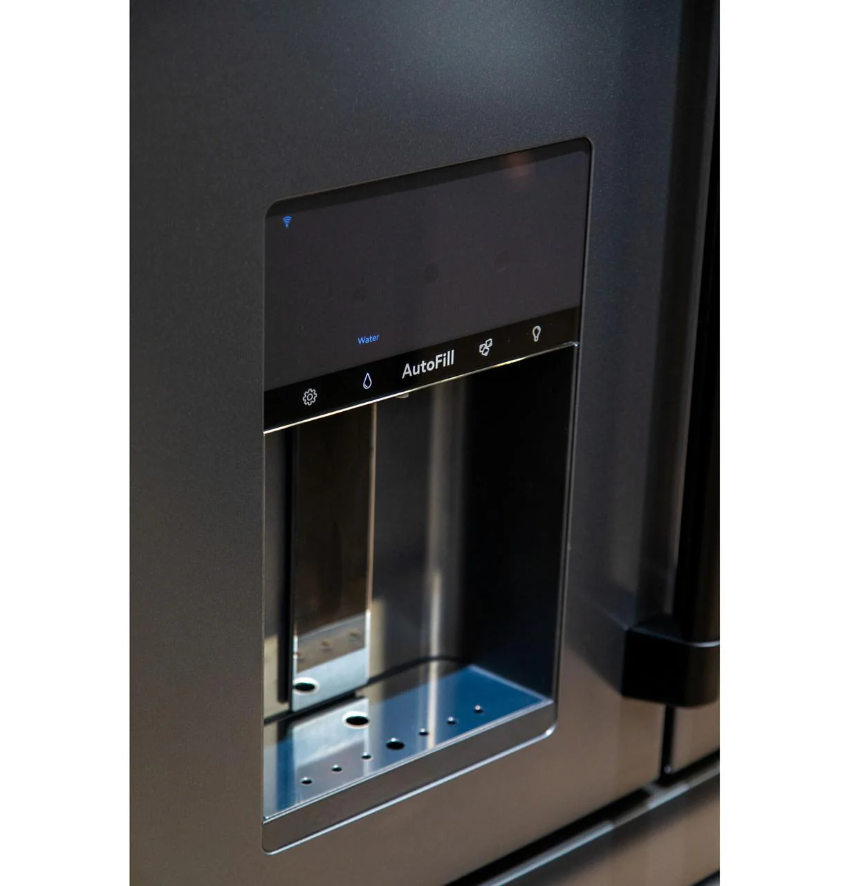 Cafe CVE28DP3ND1 CAF(EBACK)™ ENERGY STAR® 27.8 Cu. Ft. Smart 4-Door French-Door Refrigerator - Image 22