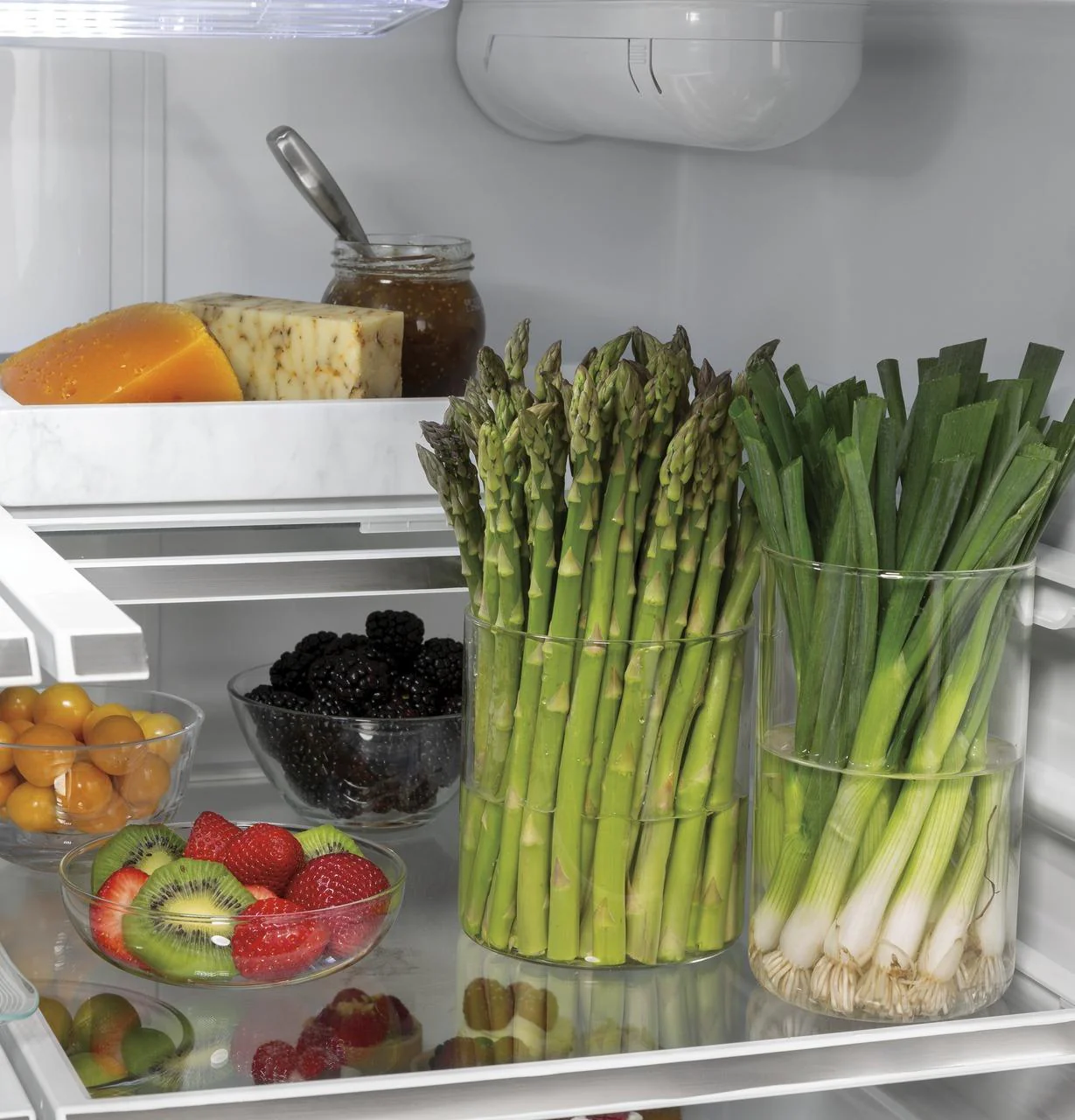 Cafe CWE19SP3ND1 CAF(EBACK)™ ENERGY STAR® 18.6 Cu. Ft. Counter-Depth French-Door Refrigerator - Image 15