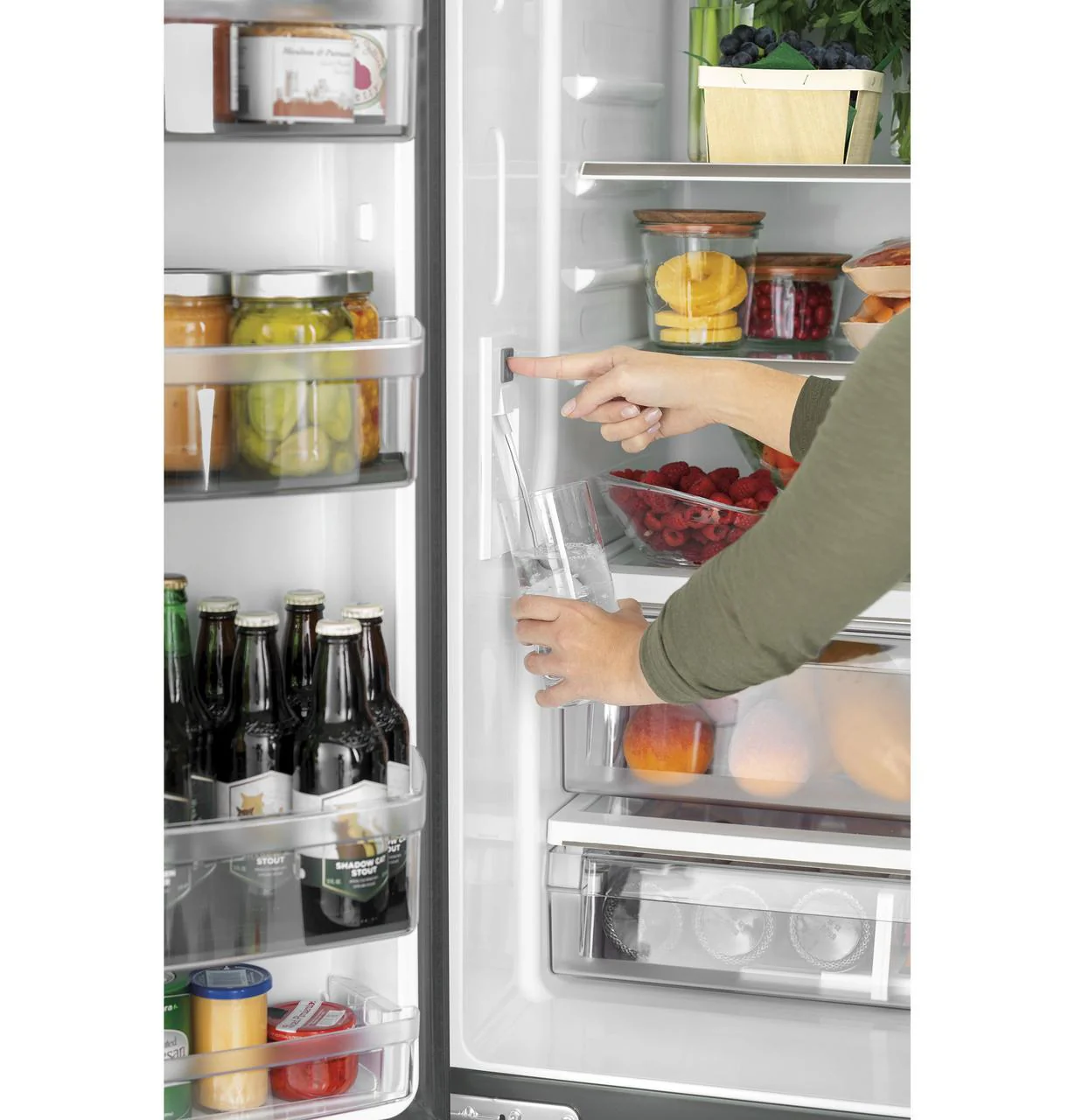 Cafe CWE19SP3ND1 CAF(EBACK)™ ENERGY STAR® 18.6 Cu. Ft. Counter-Depth French-Door Refrigerator - Image 6
