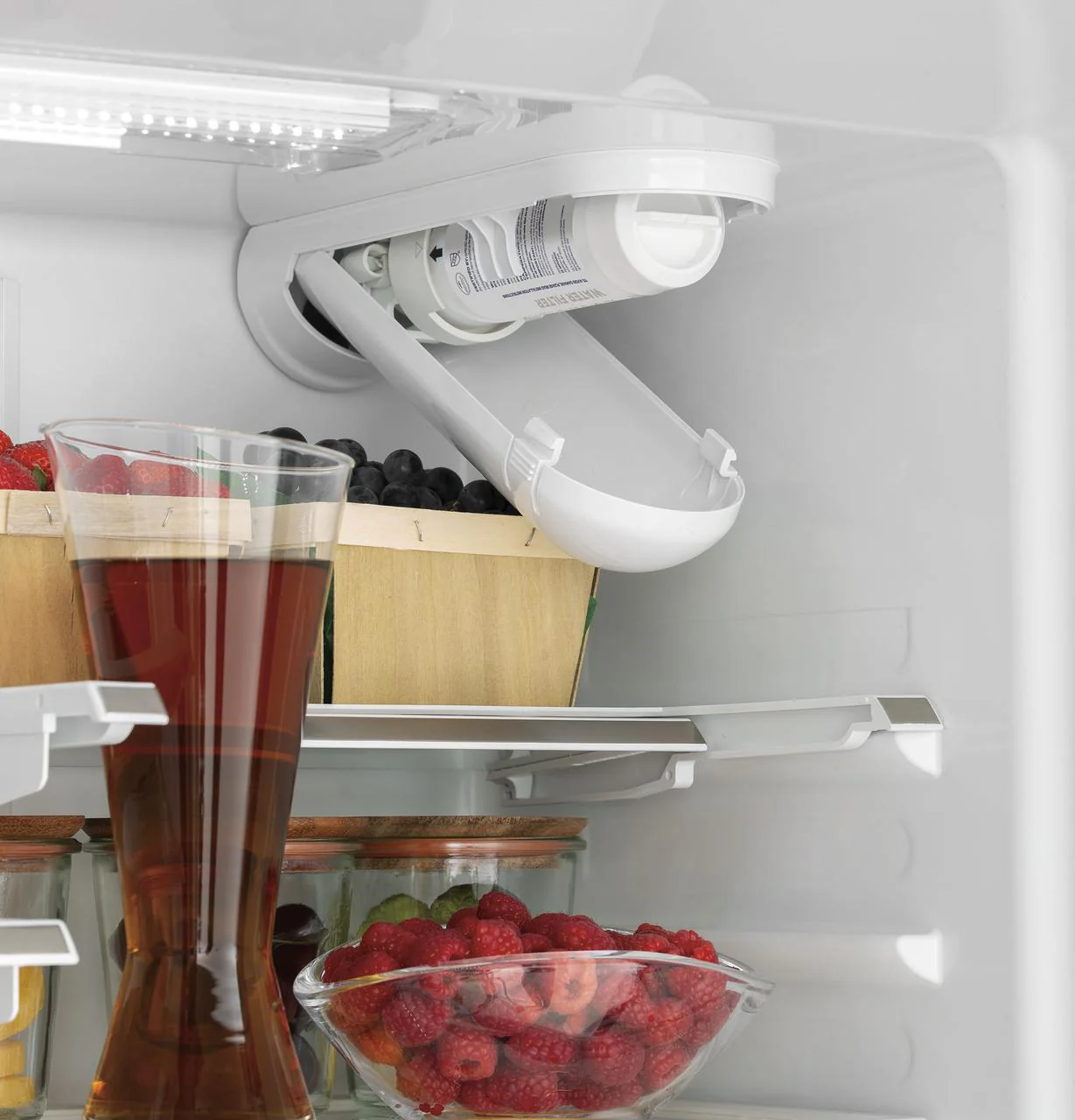 Cafe CWE19SP3ND1 CAF(EBACK)™ ENERGY STAR® 18.6 Cu. Ft. Counter-Depth French-Door Refrigerator - Image 7