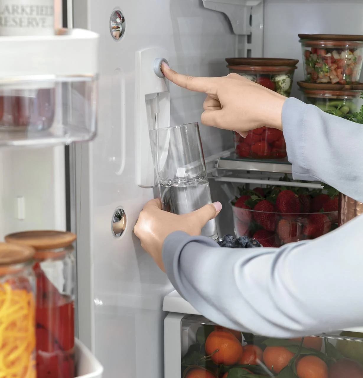 Cafe CWE23SP2MS1 CAF(EBACK)™ ENERGY STAR® 23.1 Cu. Ft. Smart Counter-Depth French-Door Refrigerator - Image 12