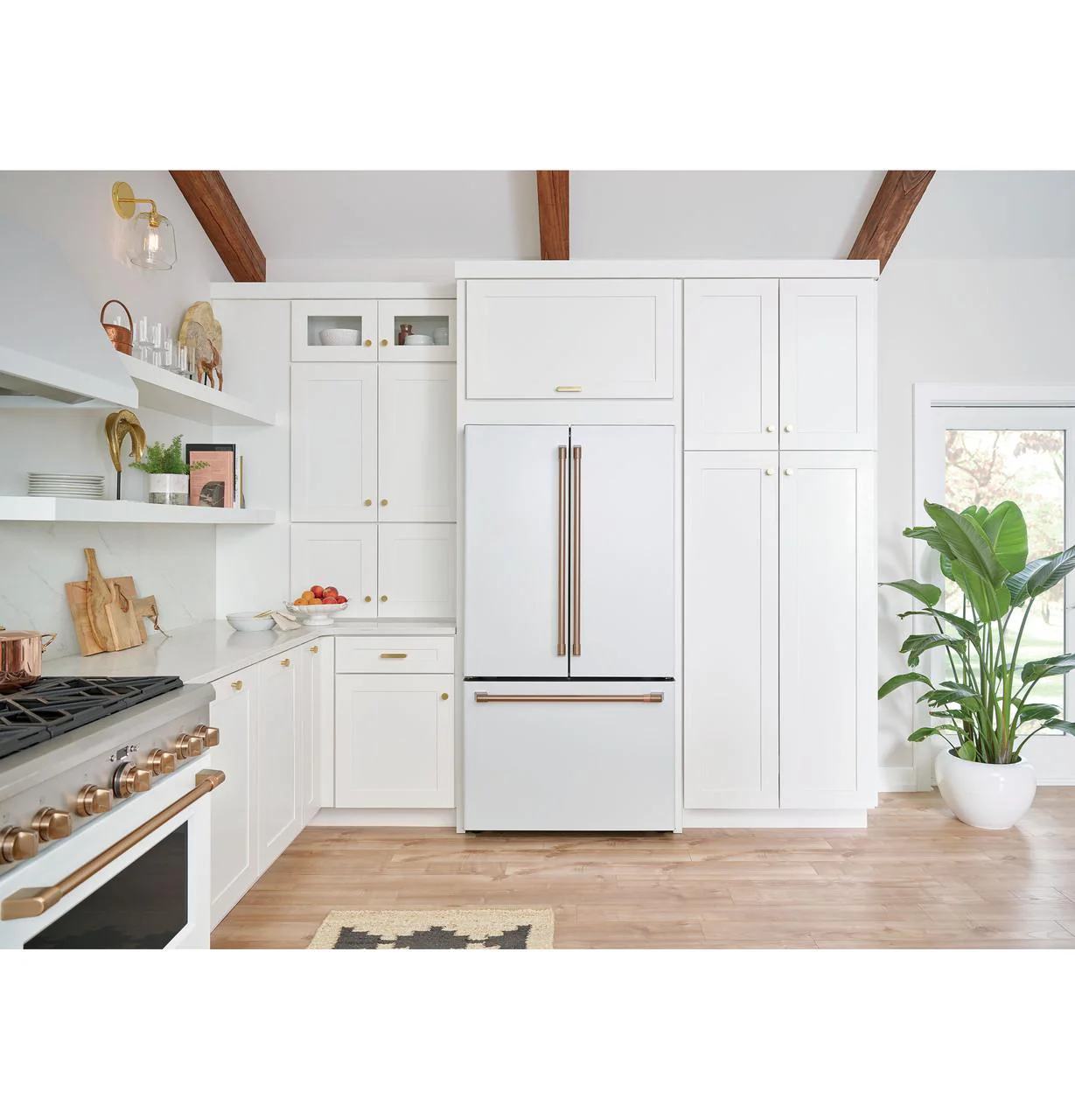 Cafe CWE23SP4MW2 CAF(EBACK)™ ENERGY STAR® 23.1 Cu. Ft. Smart Counter-Depth French-Door Refrigerator - Image 7