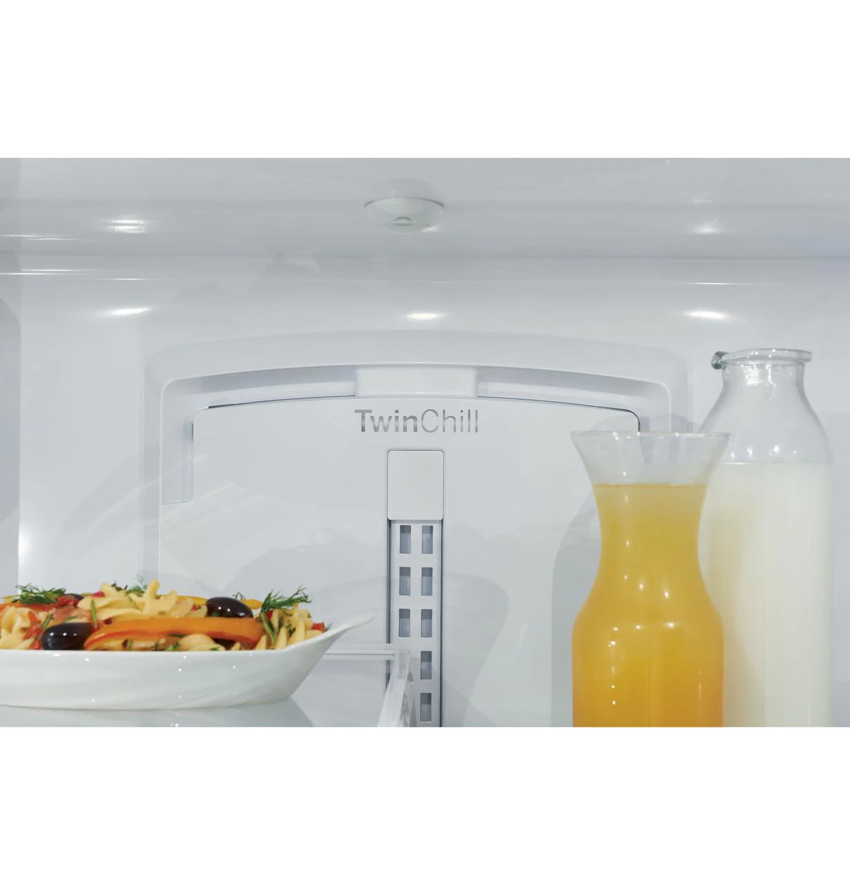Cafe CWE23SP4MW2 CAF(EBACK)™ ENERGY STAR® 23.1 Cu. Ft. Smart Counter-Depth French-Door Refrigerator - Image 9