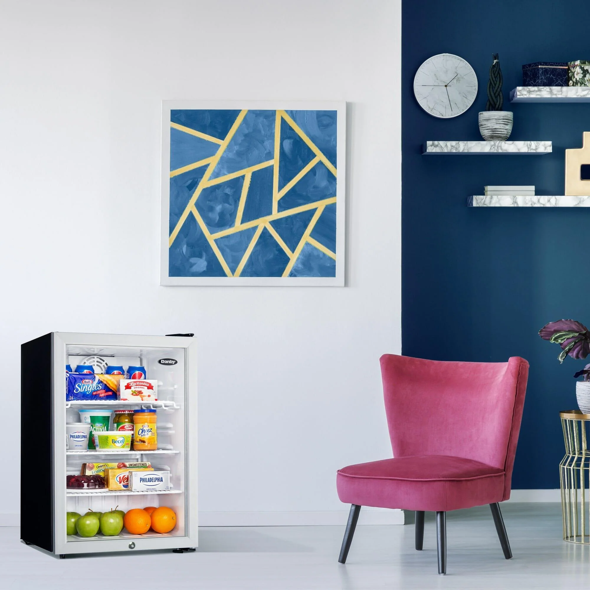 DAG026A2BDB Danby 2.6 cu. ft. Compact Glass Door Fridge in Platinum - Image 6