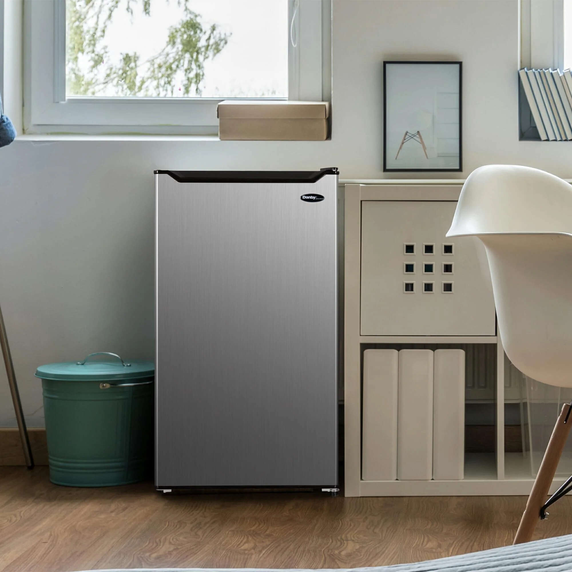 DAR032B2SLM Danby 3.2 cu. ft. Compact Fridge in Stainless Steel Look - Image 5