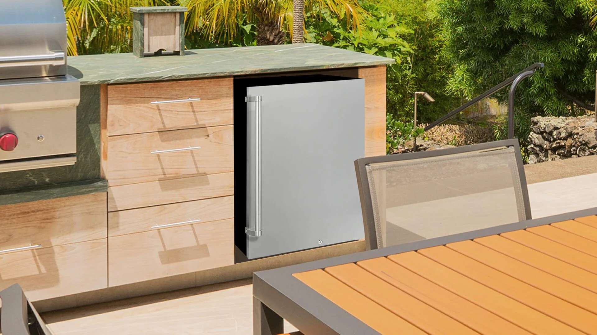 Danby 4.4 cu. ft. Outdoor Fridge in Stainless Steel - Image 12