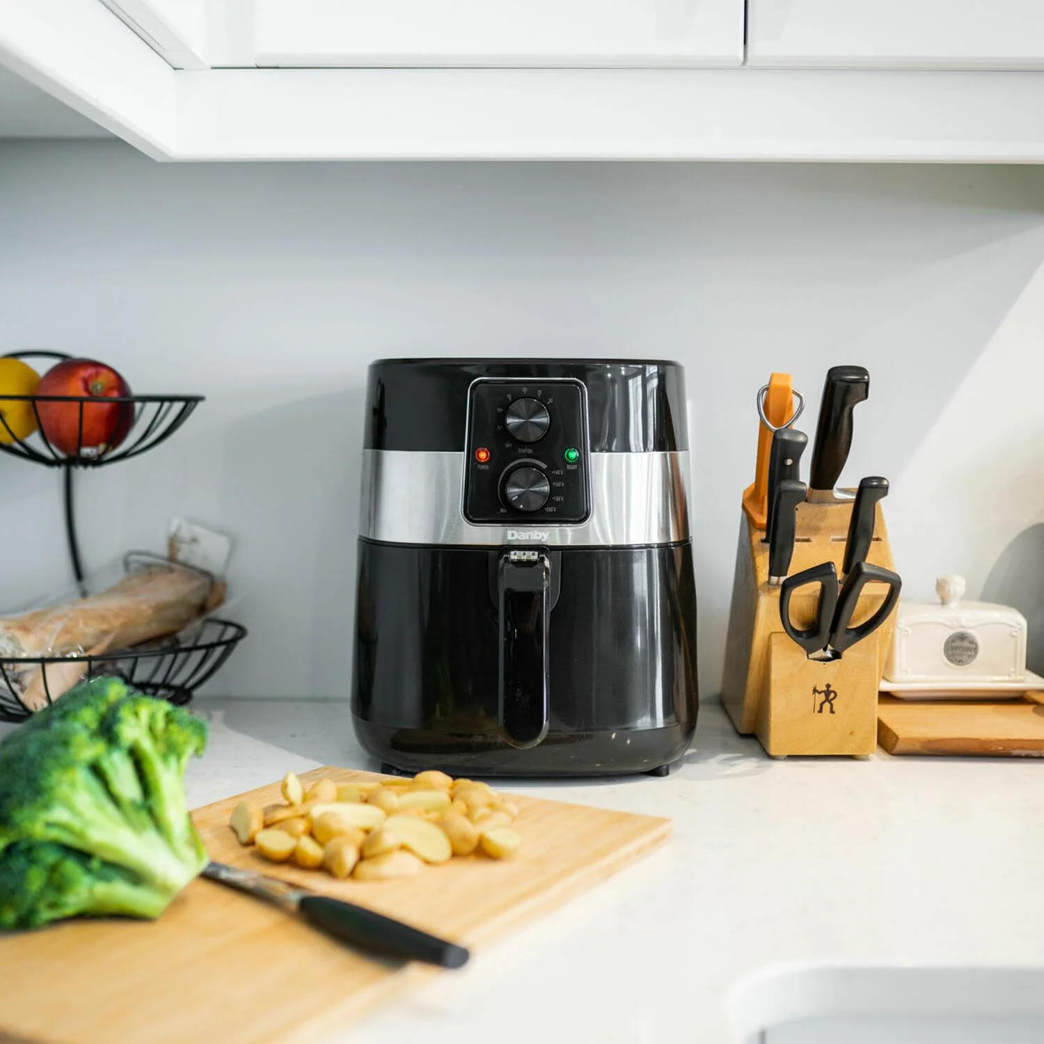 DBAF03224BD11 Danby 3.2 qt. Air Fryer in Black - Image 14