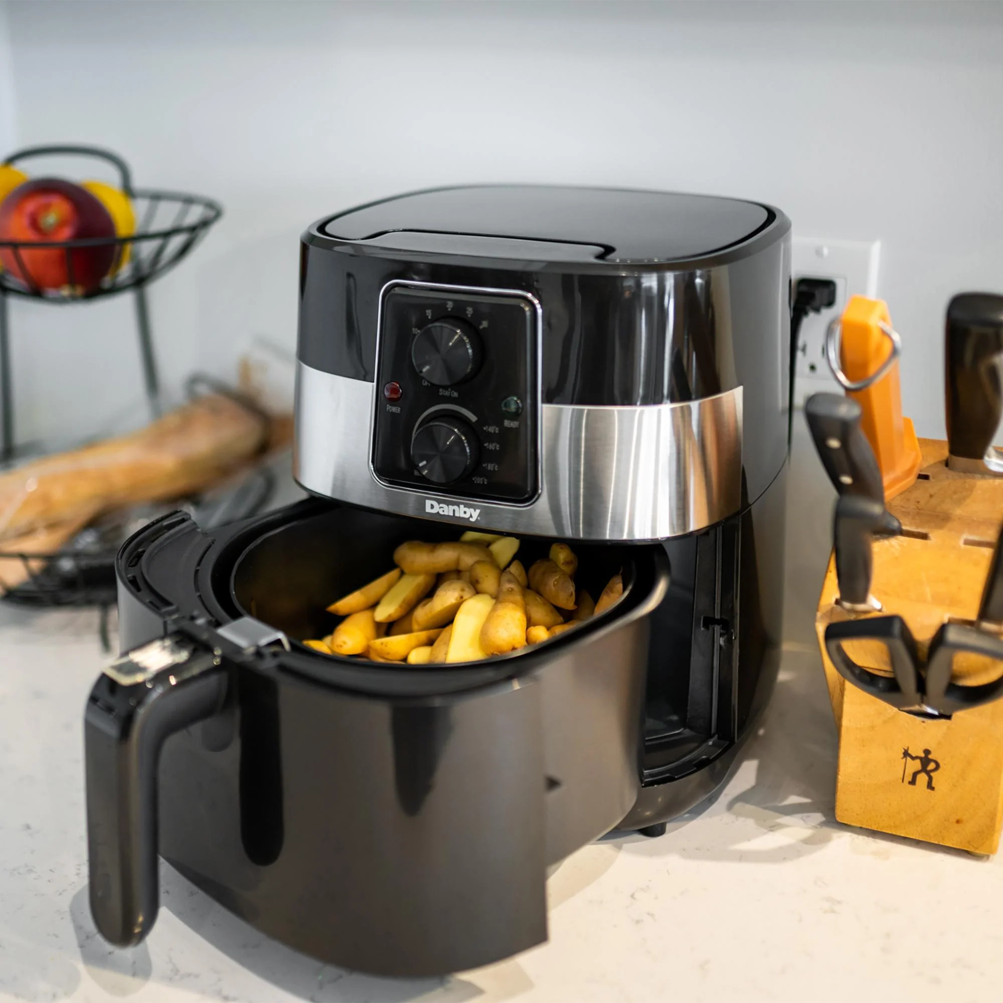 DBAF03224BD11 Danby 3.2 qt. Air Fryer in Black - Image 15