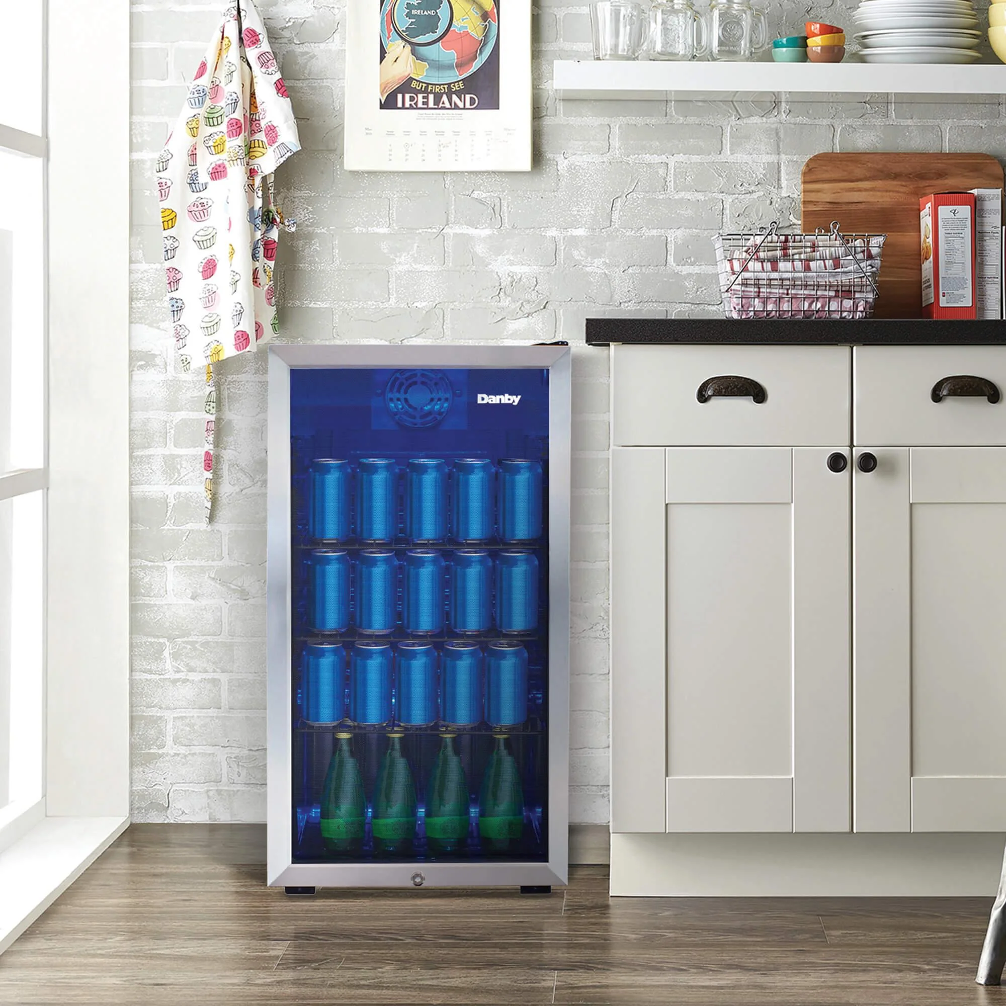 DBC117A1BSSDB6 Danby 3.1 cu. ft. Free-Standing Beverage Center in Stainless Steel - Image 10