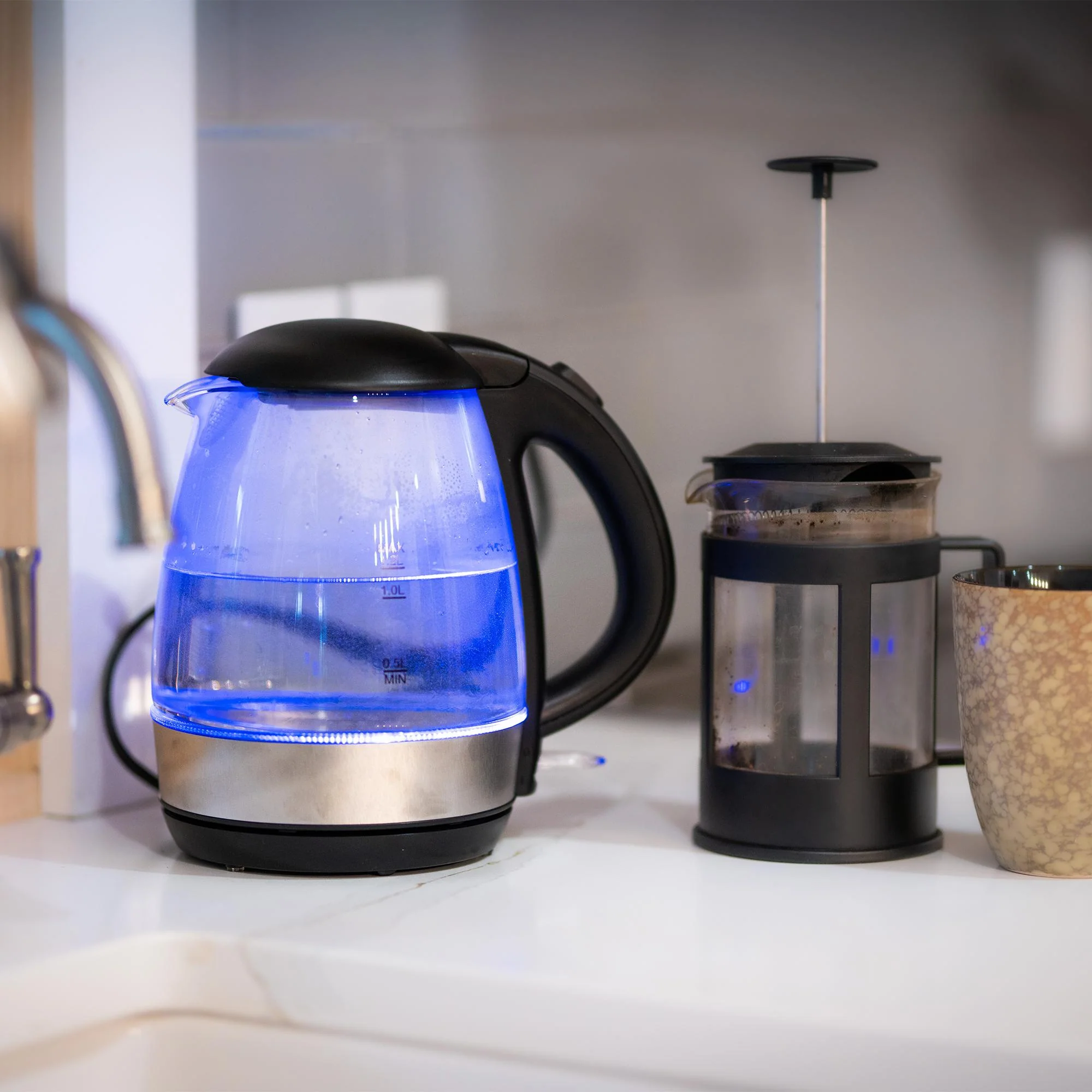 DBKT12013BD11 Danby 1.2L Glass Kettle in Black - Image 8