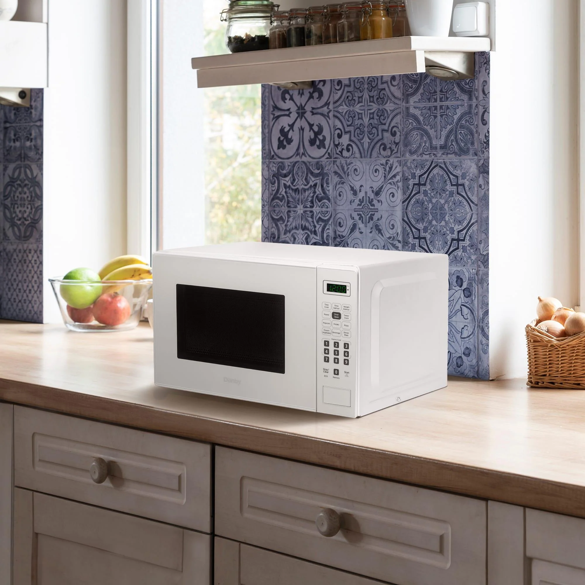 DBMW0721BWW Danby 0.7 cu. ft. Countertop Microwave in White - Image 5