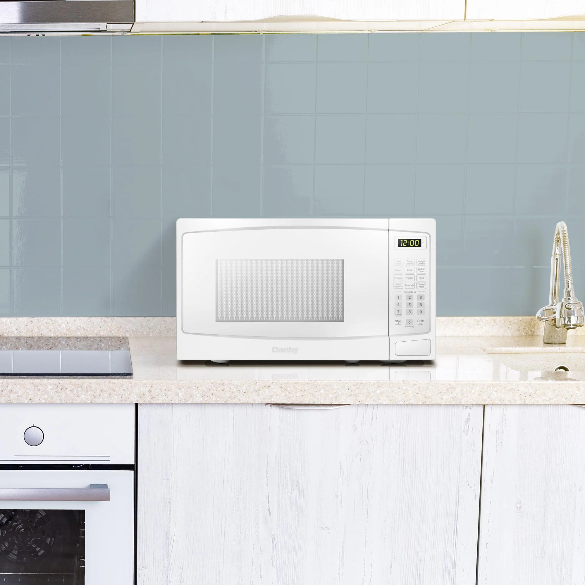 Danby 0.9 cu. ft. Countertop Microwave in White - Image 14