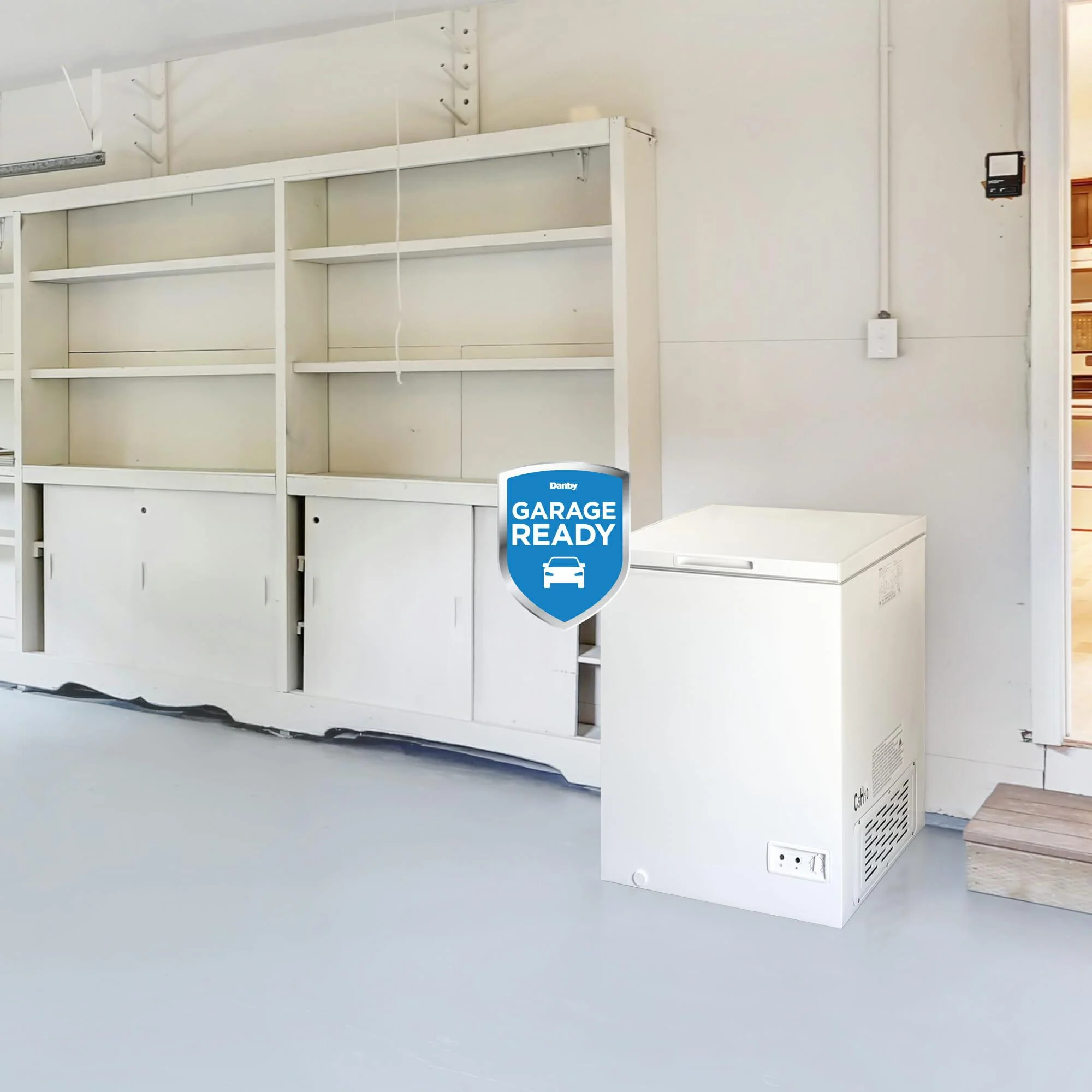 DCF050A5WDB Danby 5.0 cu. ft. Square Model Chest Freezer in White - Image 11