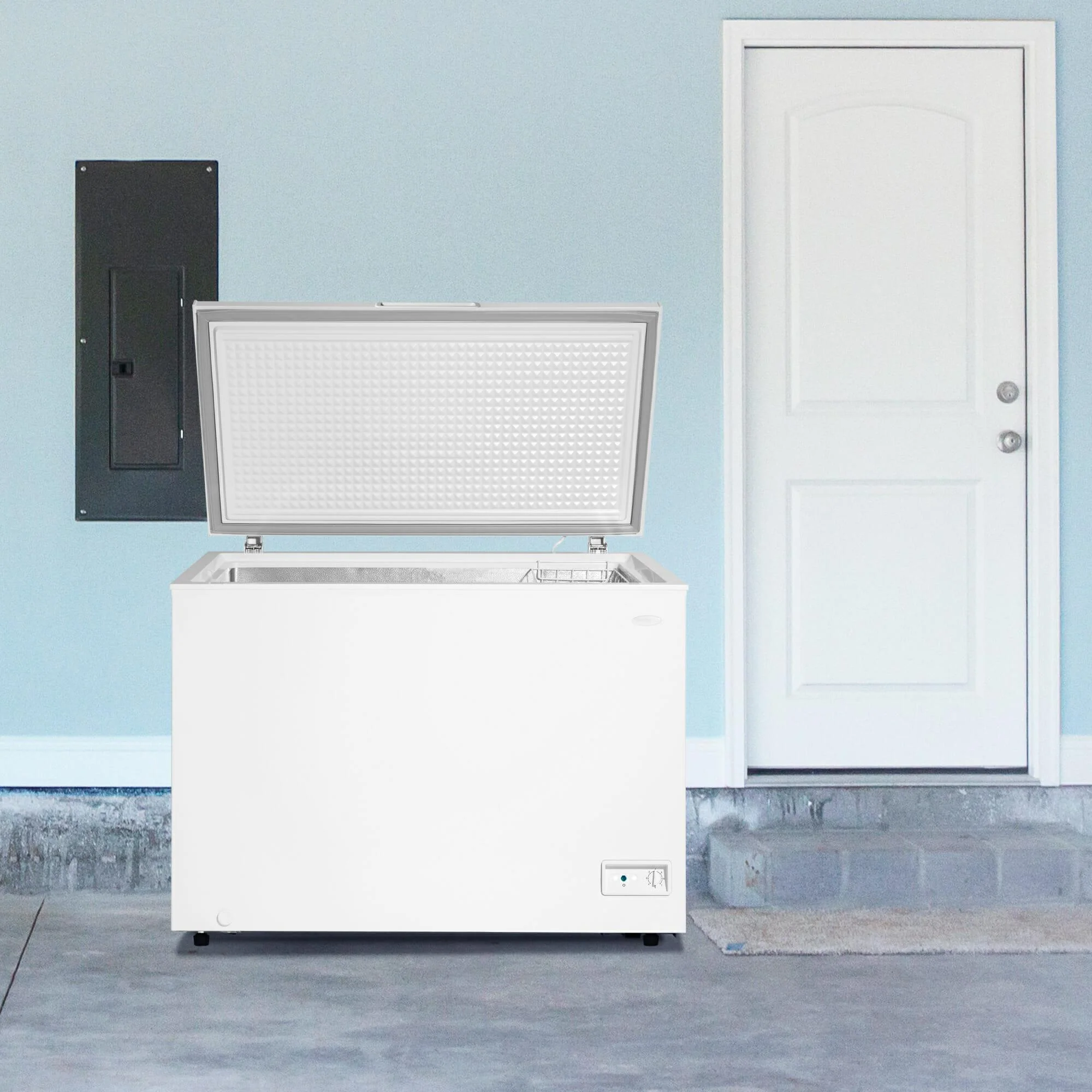 DCF100A6WM Danby 10.0 cu. ft. Square Model Chest Freezer in White - Image 10