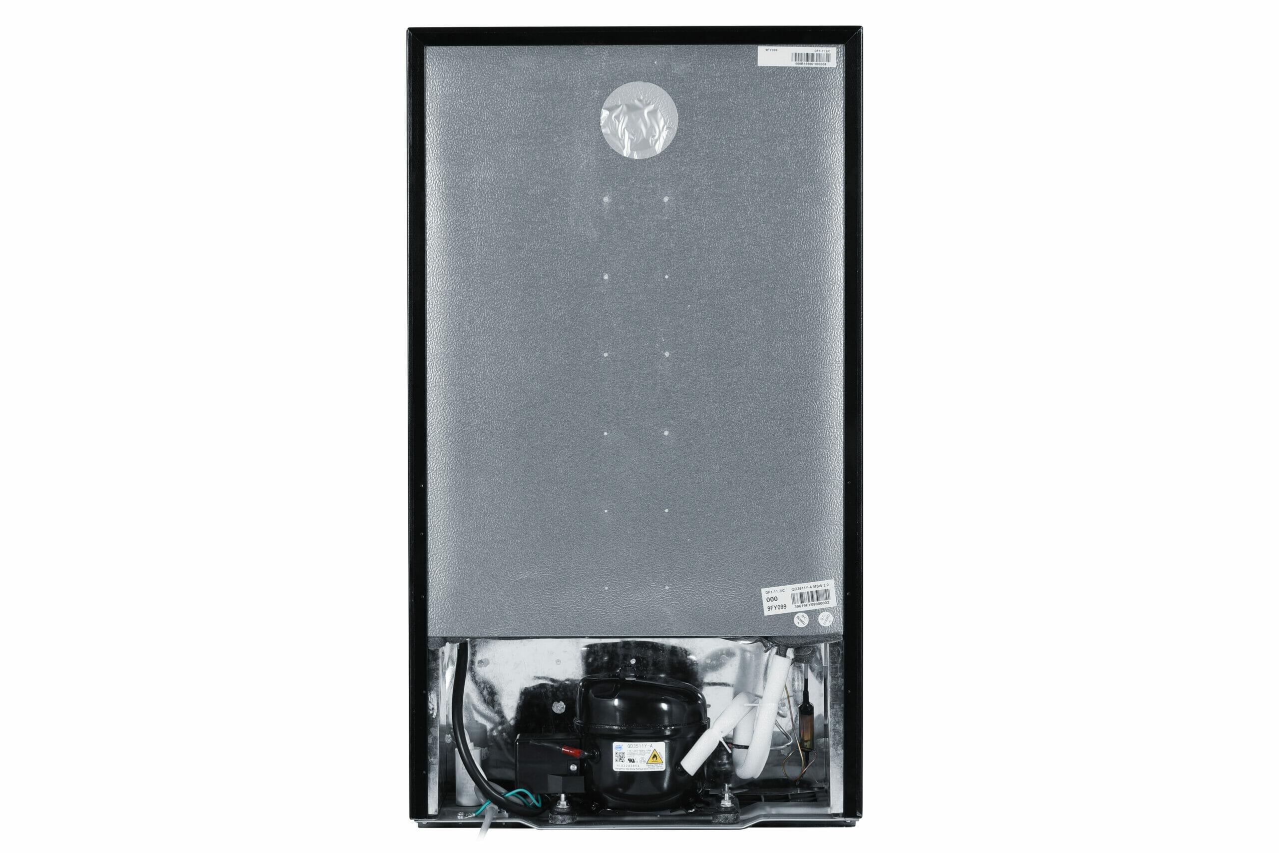 DCR033B2BM Danby Diplomat 3.2 cu. ft. Compact Refrigerator in Black - Image 4
