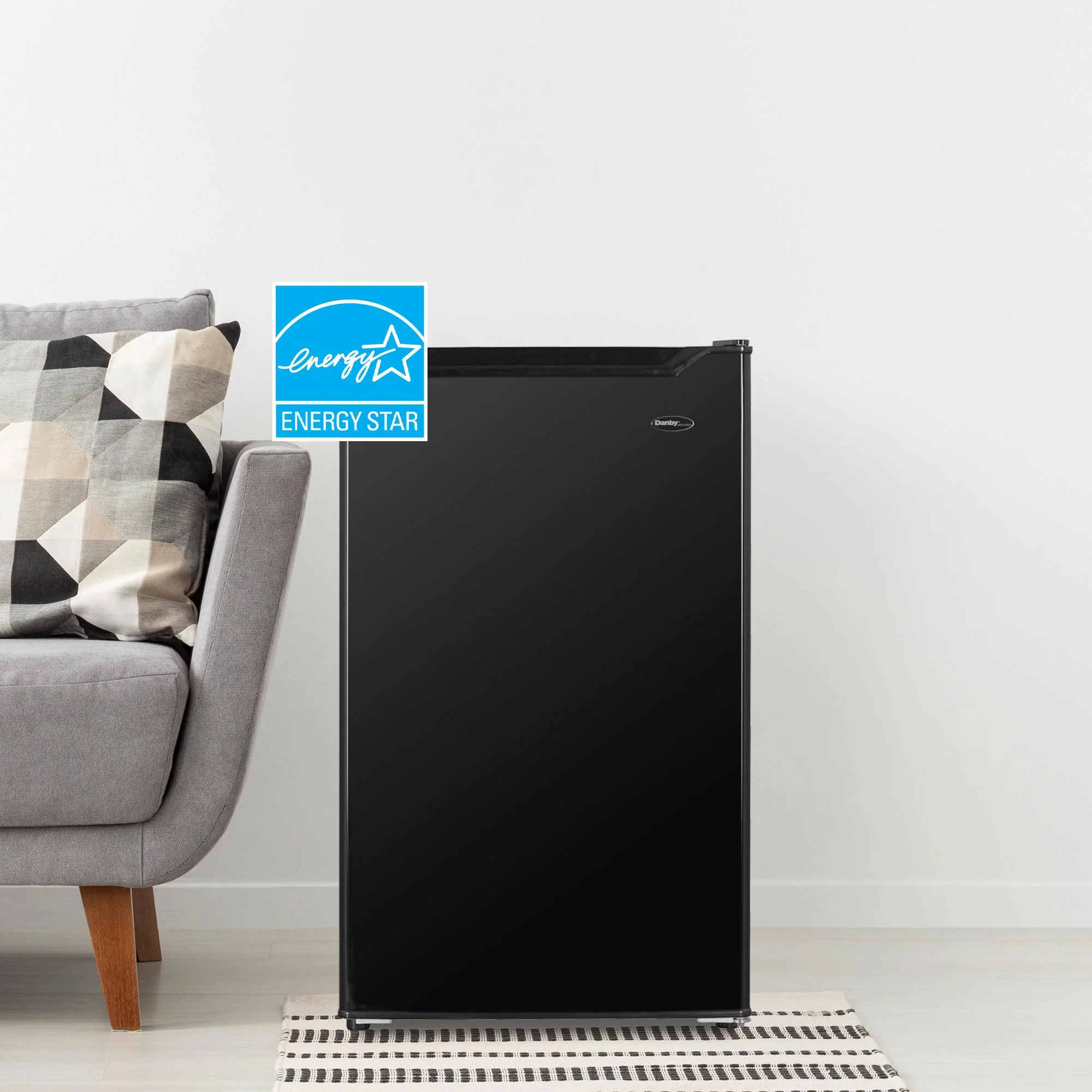 DCR044B1BM Danby 4.4 cu. ft. Compact Fridge in Black - Image 15