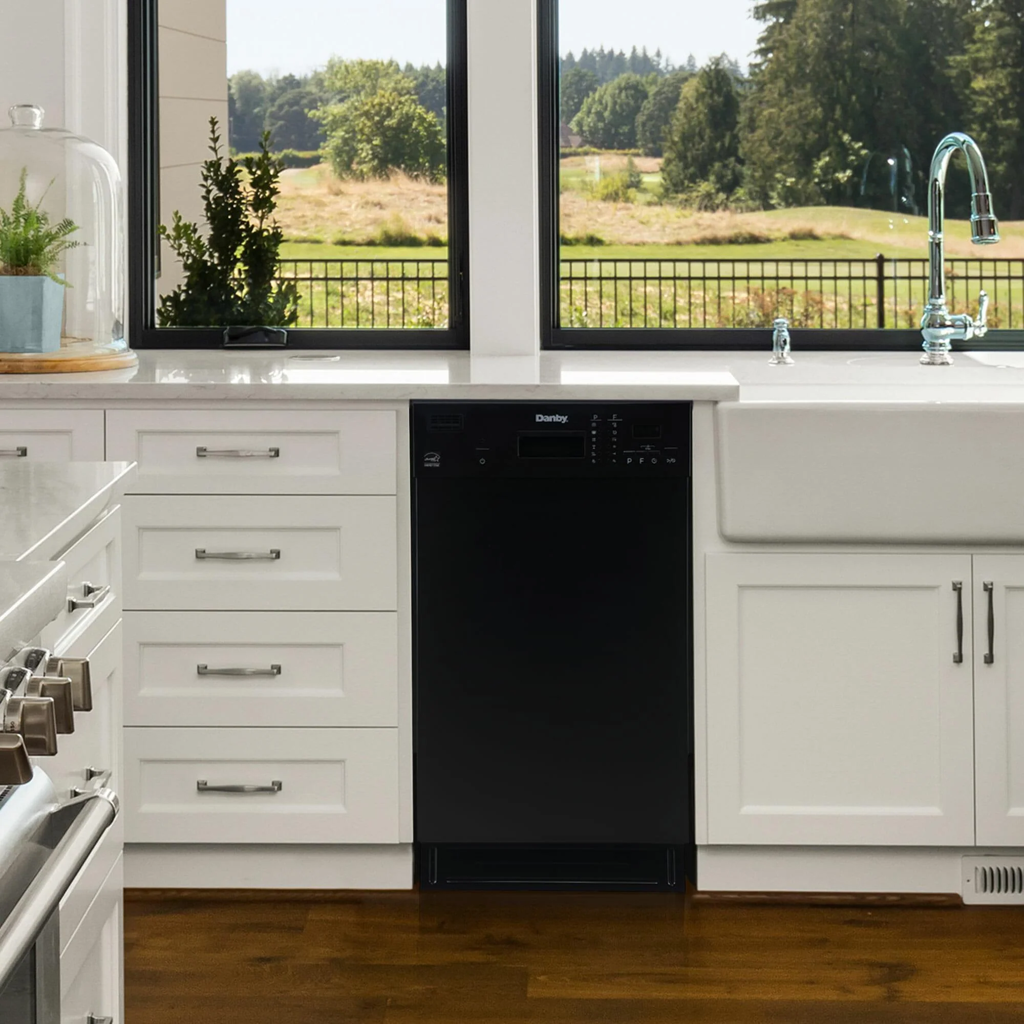 Danby 18" Wide Built-in Dishwasher in Black - Image 10