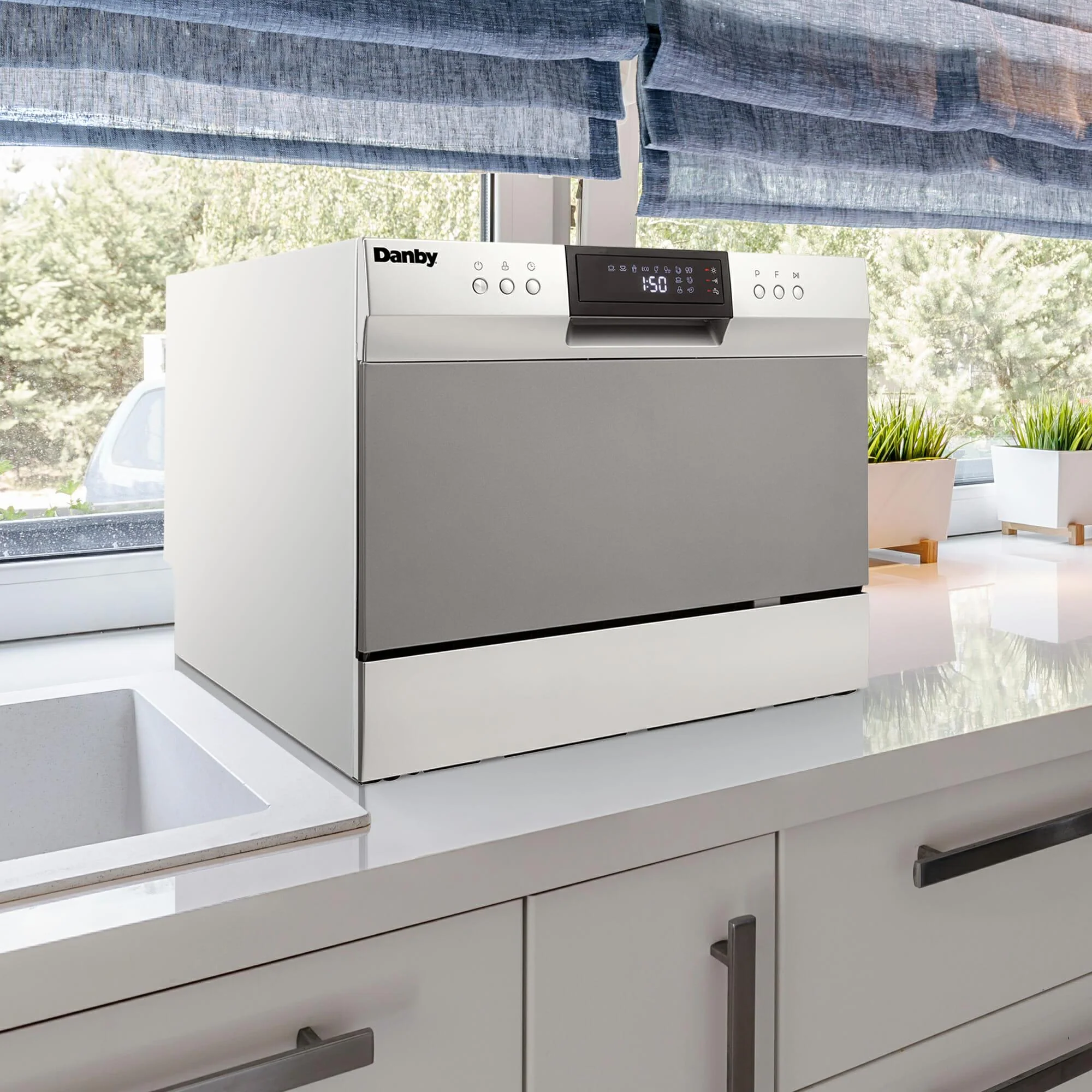 DDW631SDB Danby 6 Place Setting Countertop Dishwasher in Silver - Image 16