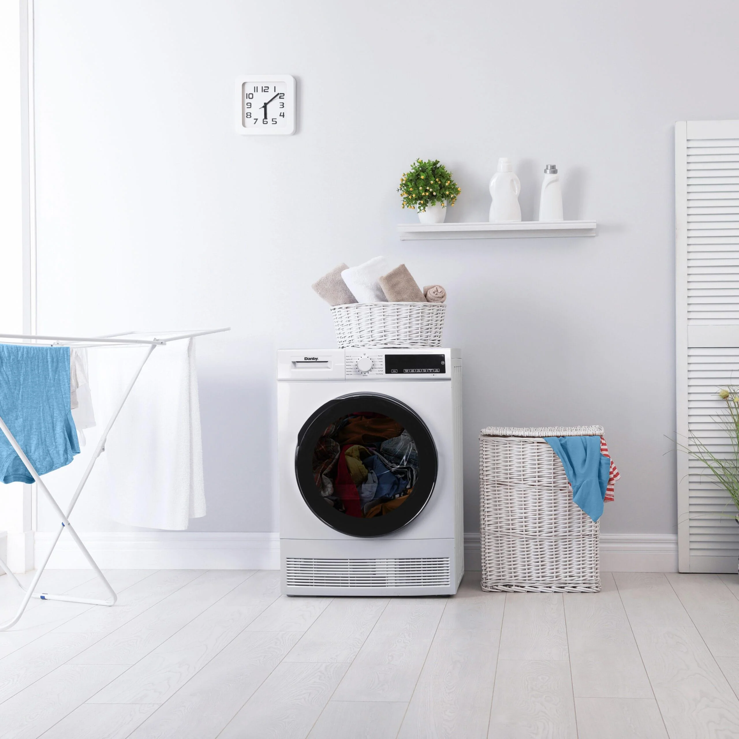 DDY040D4WDB Danby 24-inch, 4.0 cu ft. Stackable Compact Condensing Sensor Dryer in White - Image 13