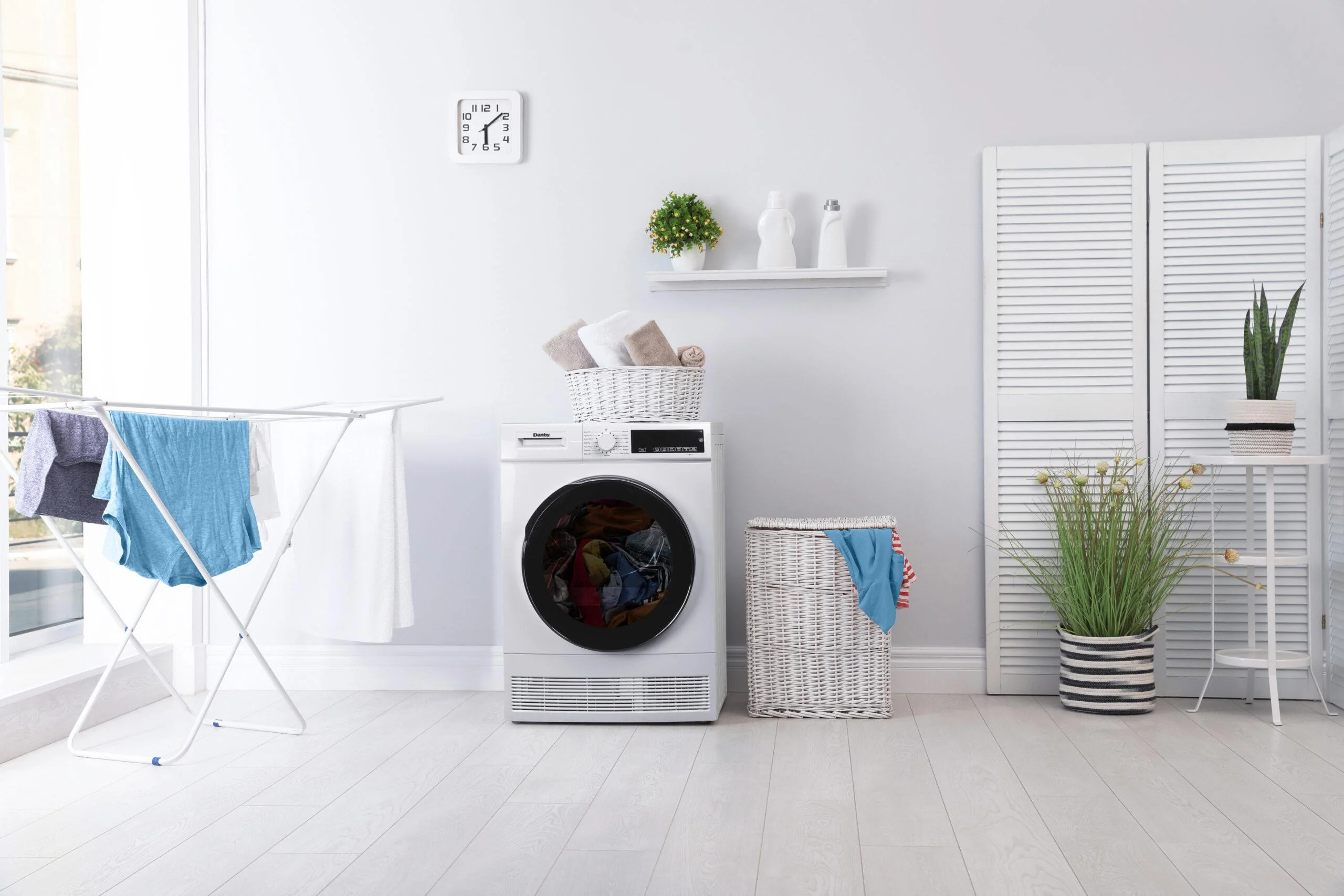 DDY040D4WDB Danby 24-inch, 4.0 cu ft. Stackable Compact Condensing Sensor Dryer in White - Image 14