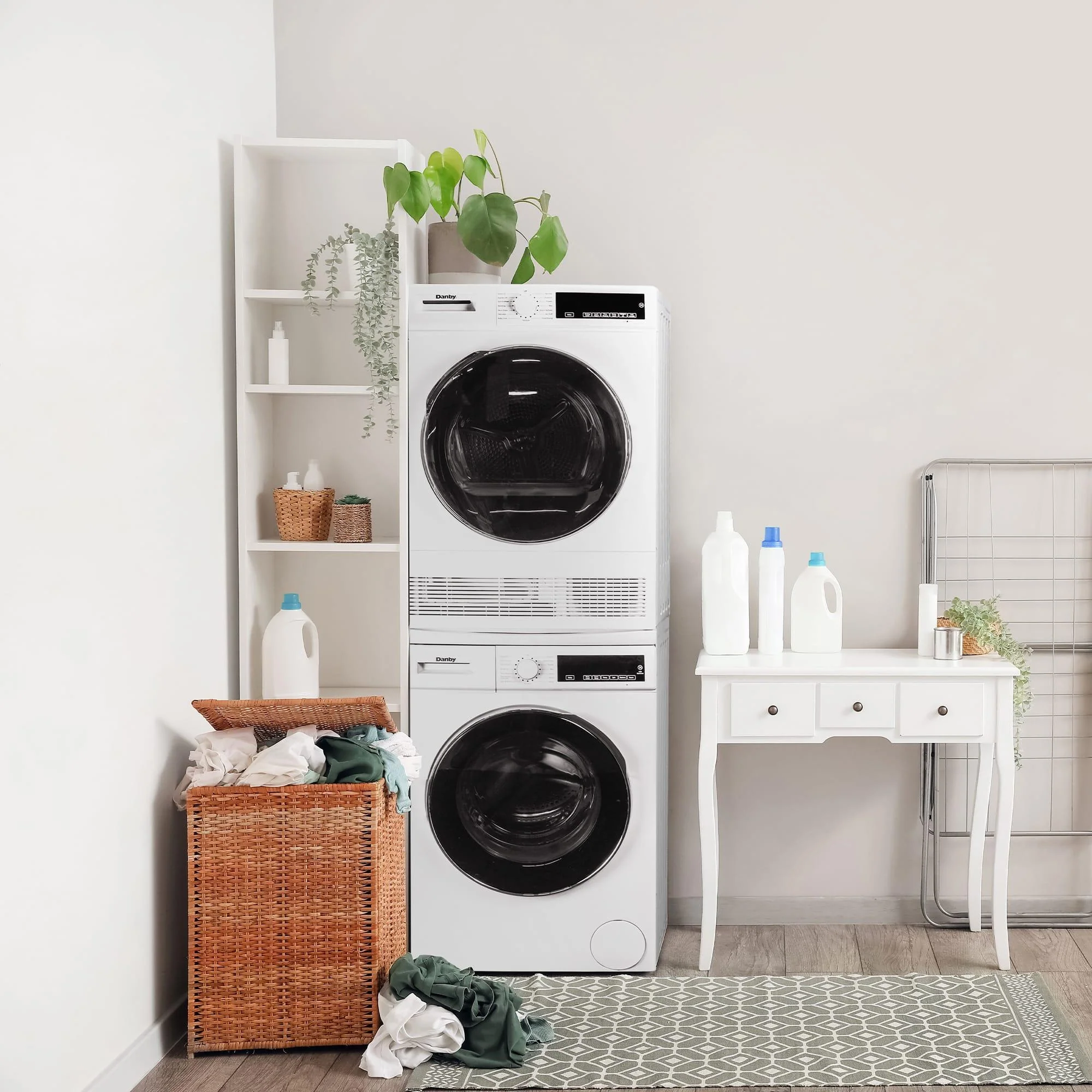 DDY040D4WDB Danby 24-inch, 4.0 cu ft. Stackable Compact Condensing Sensor Dryer in White - Image 16
