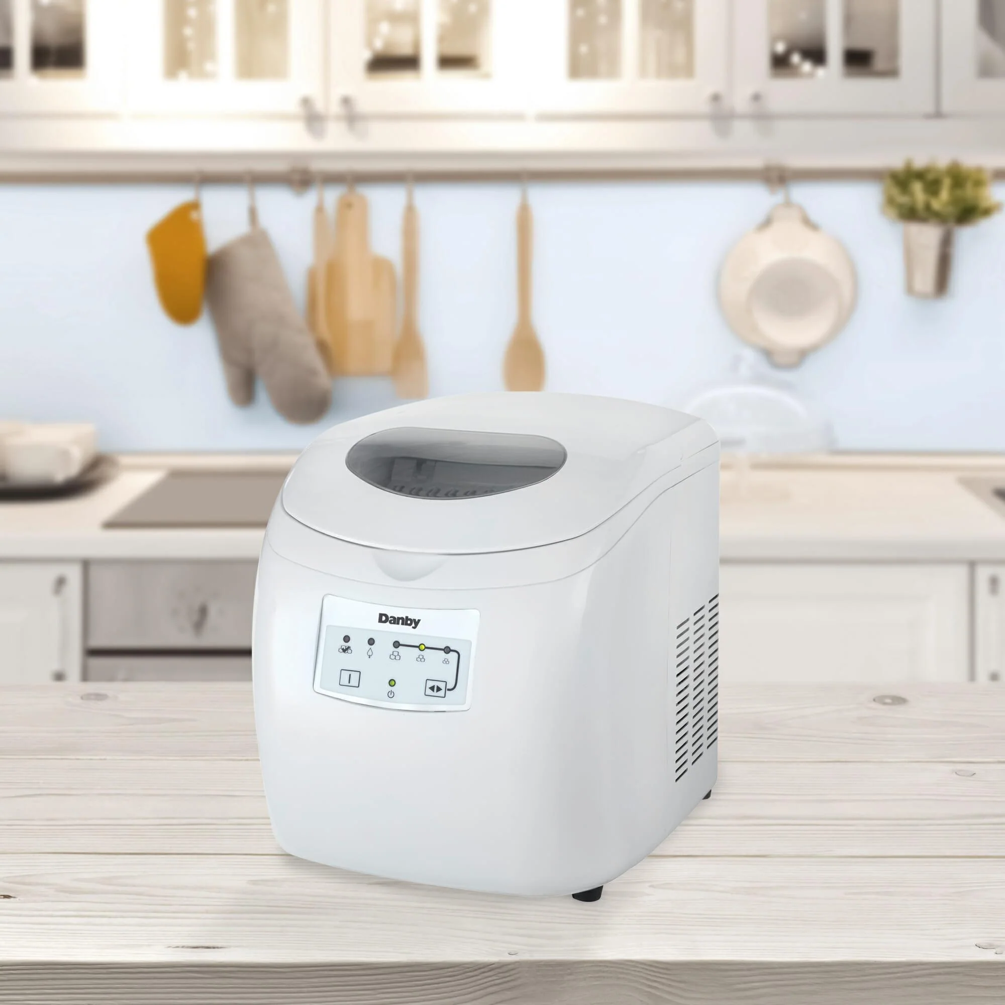 Danby 25 lbs. Countertop Ice Maker in White - Image 7