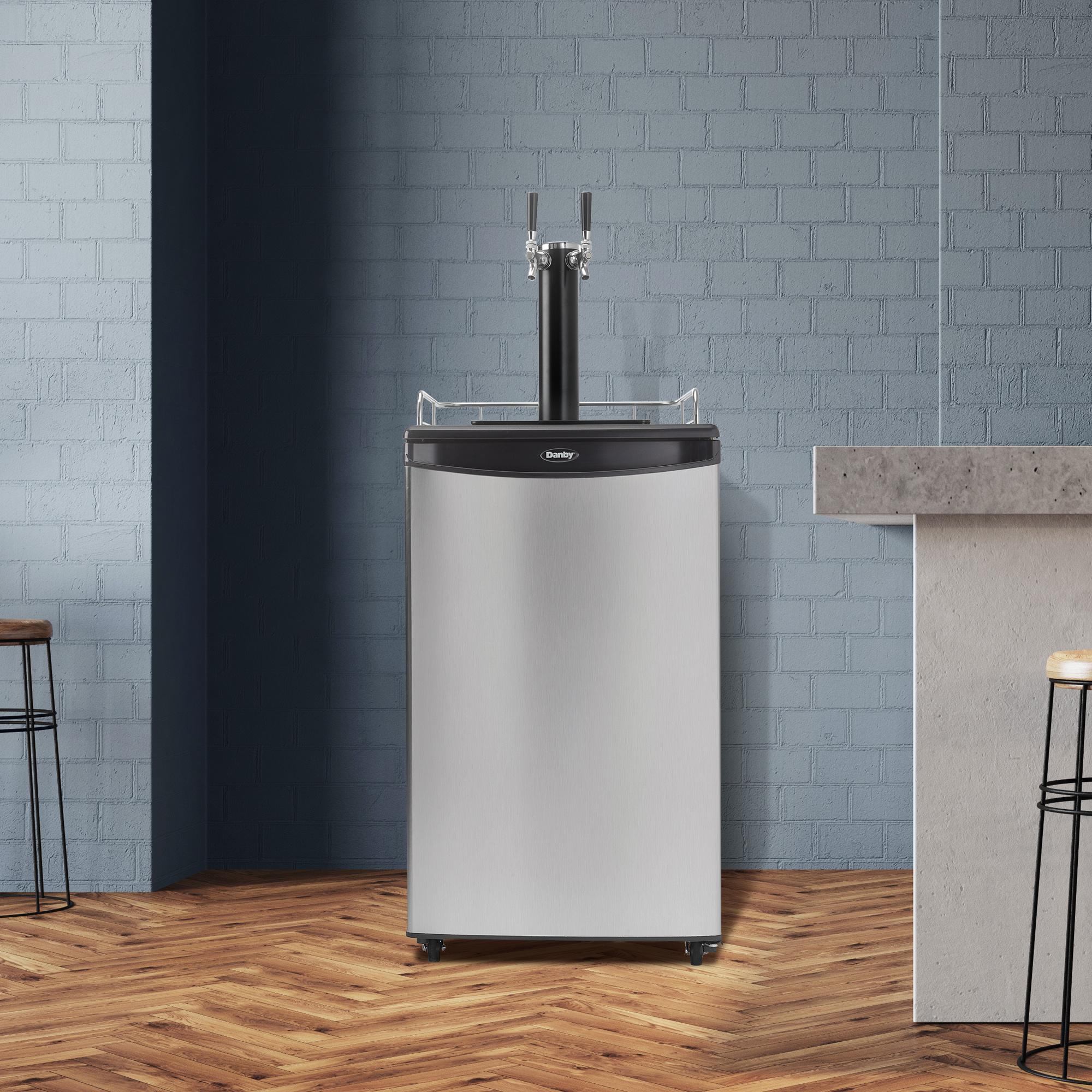 DKC054A1BSL2DB Danby 5.4 cu. ft. Dual-Tap Keg Cooler in Stainless Steel Look - Image 9