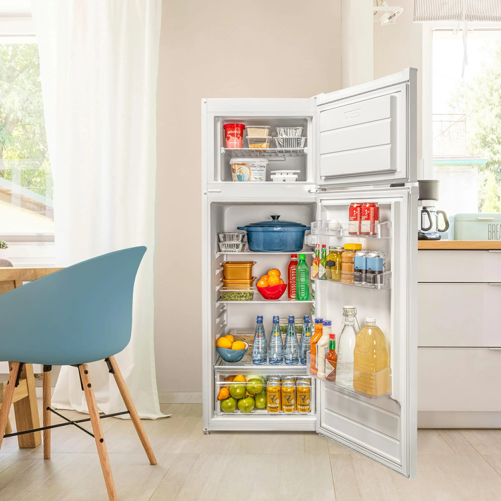 DPF074V1WDB6 Danby 7.4 cu. ft. Apartment Size Fridge Top Mount in White - Image 11