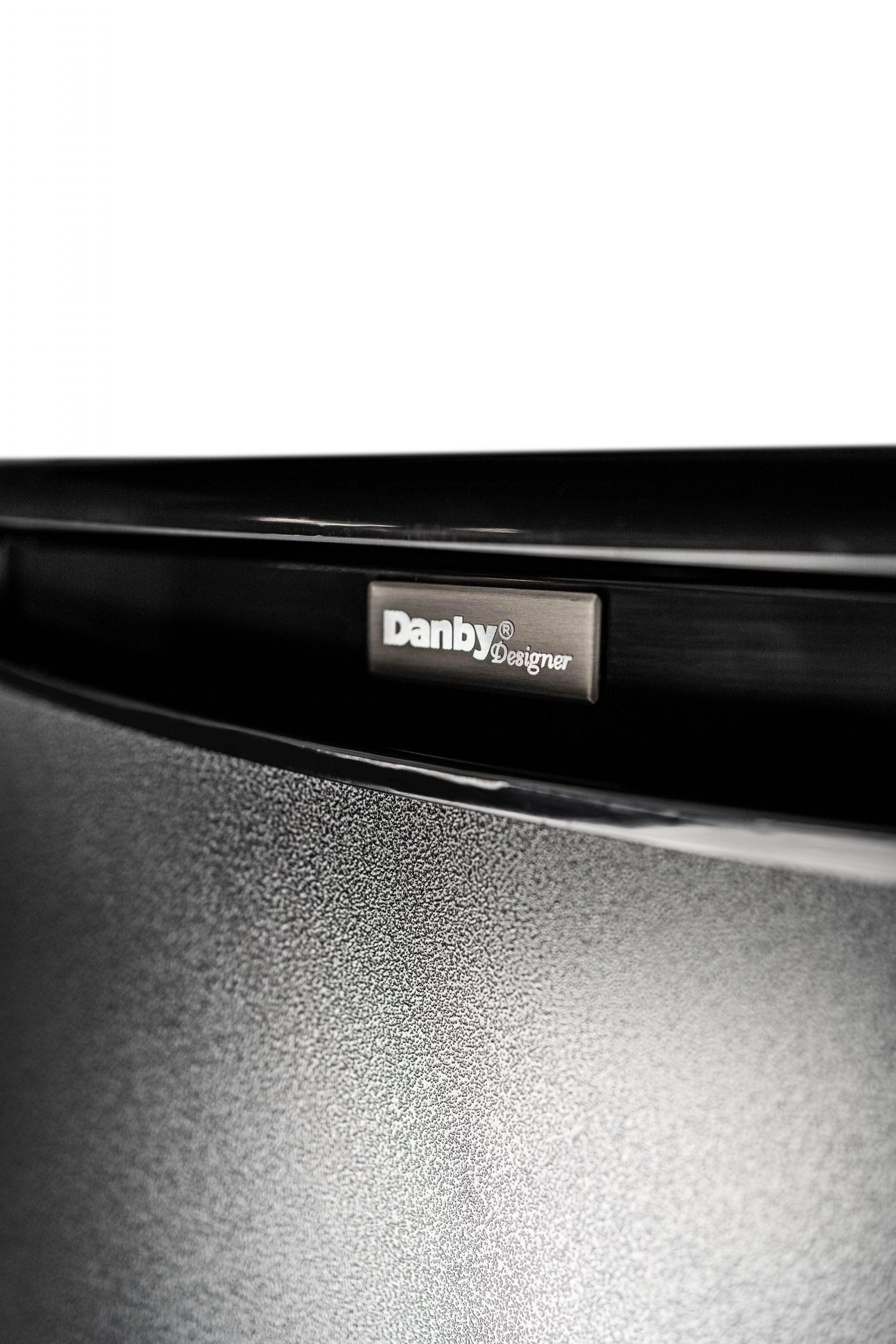 DUFM085A4TDD Danby Designer 8.5 cu. ft. Upright Freezer in Black - Image 5