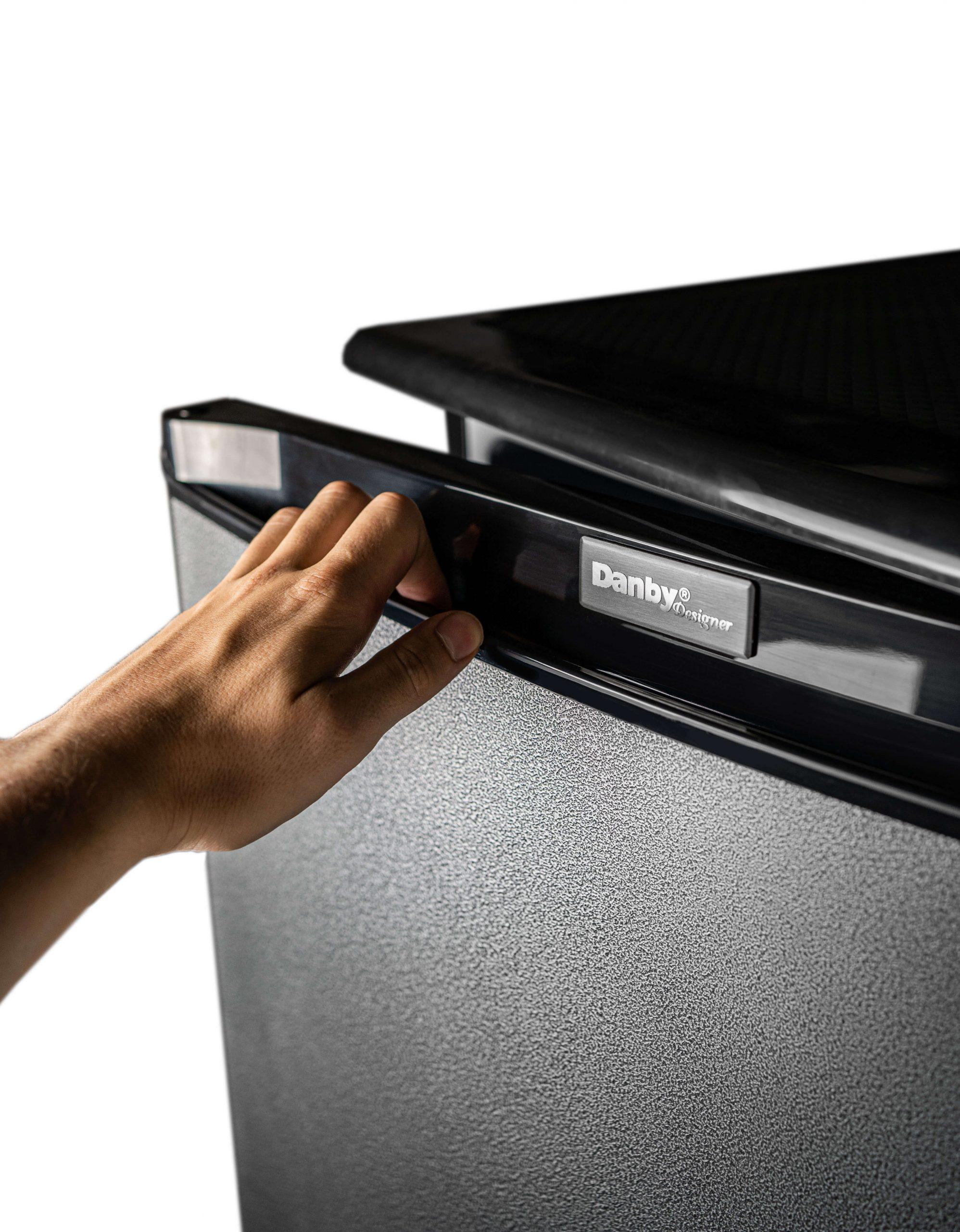 DUFM085A4TDD Danby Designer 8.5 cu. ft. Upright Freezer in Black - Image 7