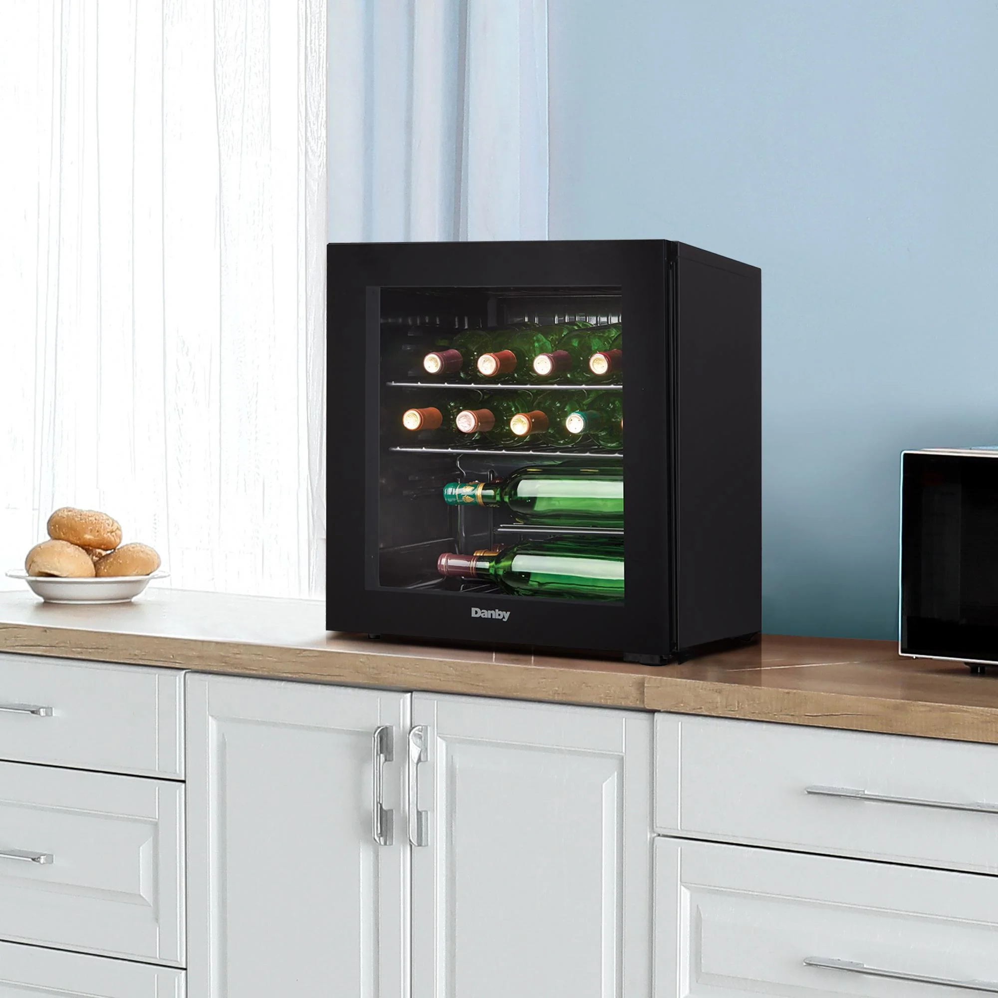 DWC018A1BDB Danby 16 Bottle Free-Standing Wine Cooler in Black - Image 10