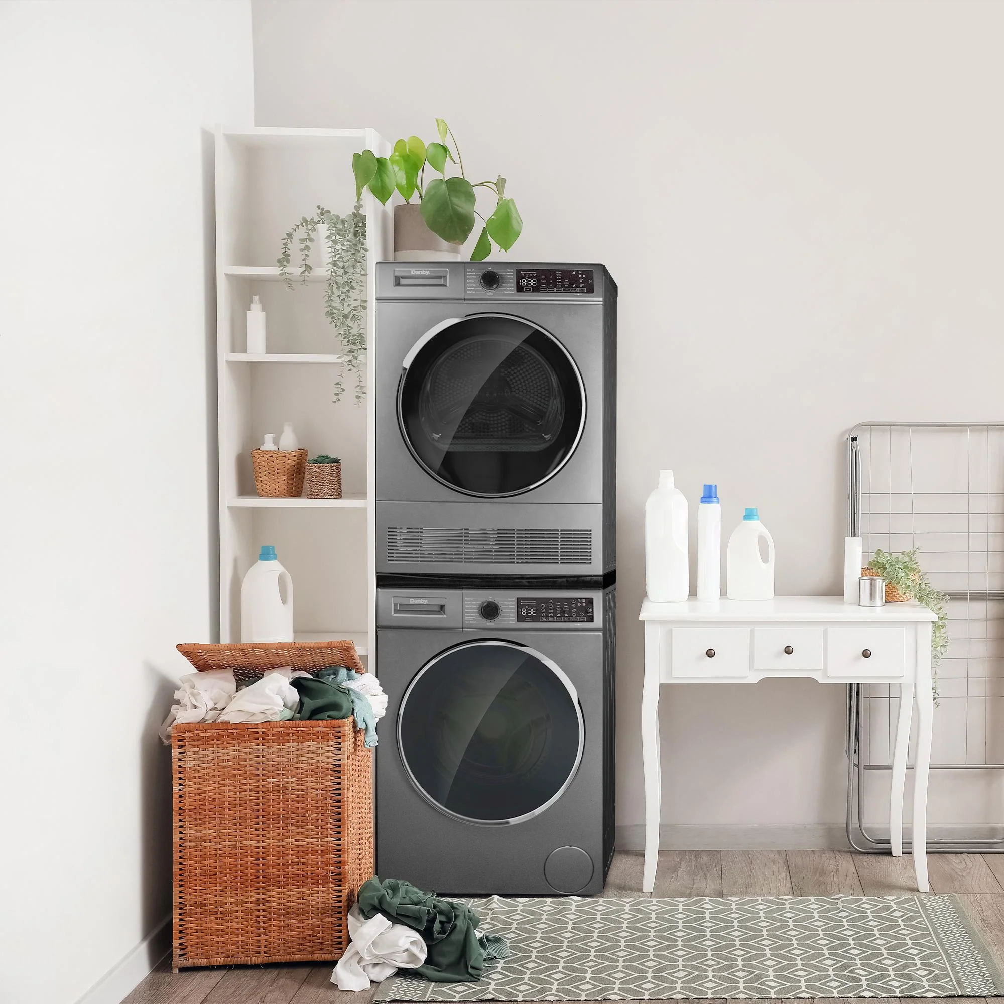 DWM022D1DSDB Danby 2.2 cu. ft. 24" Front Load Washing Machine - Image 16