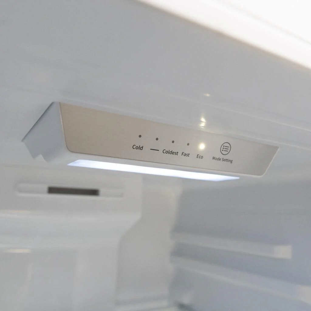Danby WFF100B Woods 10.0 cu. ft. Top Mount Frost-Free Fridge in Black - Image 6