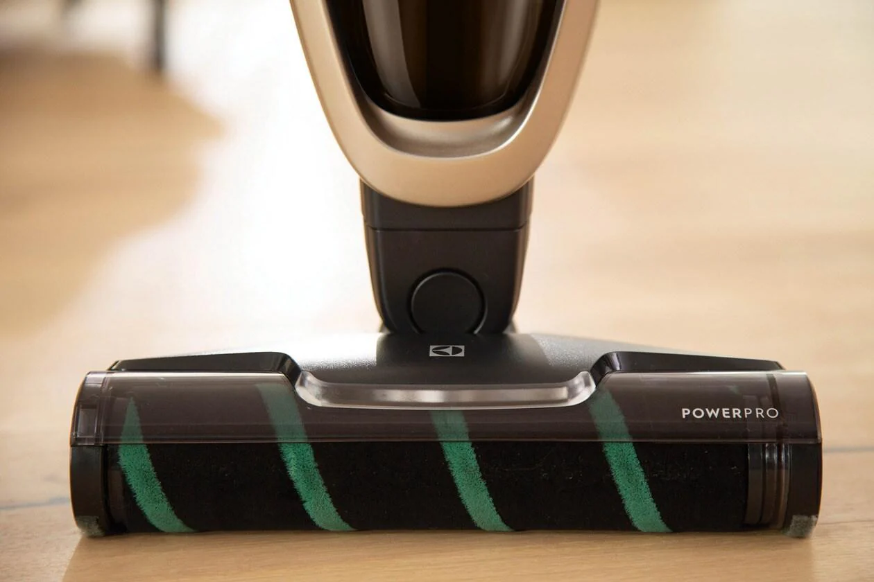 Electrolux EHVS35H2AQ WellQ7™ Hard Floor Vacuum - Image 16