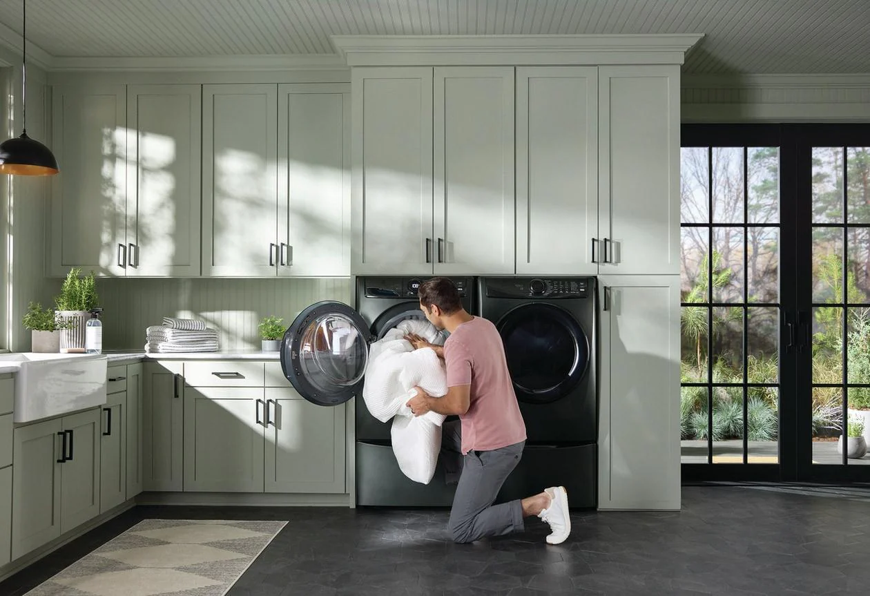 Electrolux ELFE7738AA Front Load Perfect Steam™ Electric Dryer with Balanced Dry™ and Instant Refresh - 8.0 Cu. Ft. - Image 20