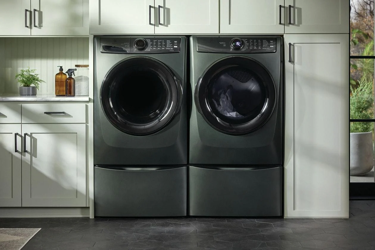 Electrolux ELFE7738AA Front Load Perfect Steam™ Electric Dryer with Balanced Dry™ and Instant Refresh - 8.0 Cu. Ft. - Image 5