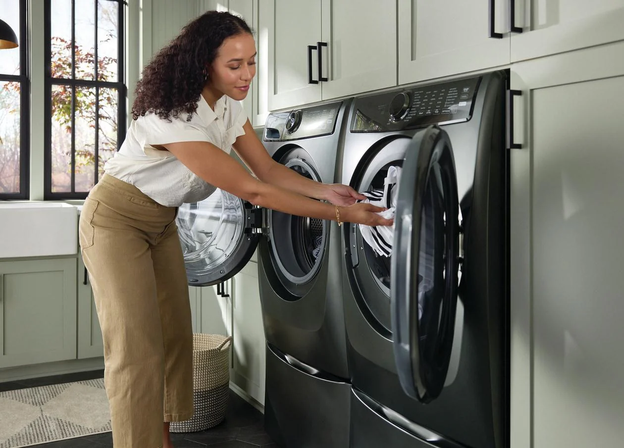 Electrolux ELFE7738AA Front Load Perfect Steam™ Electric Dryer with Balanced Dry™ and Instant Refresh - 8.0 Cu. Ft. - Image 8