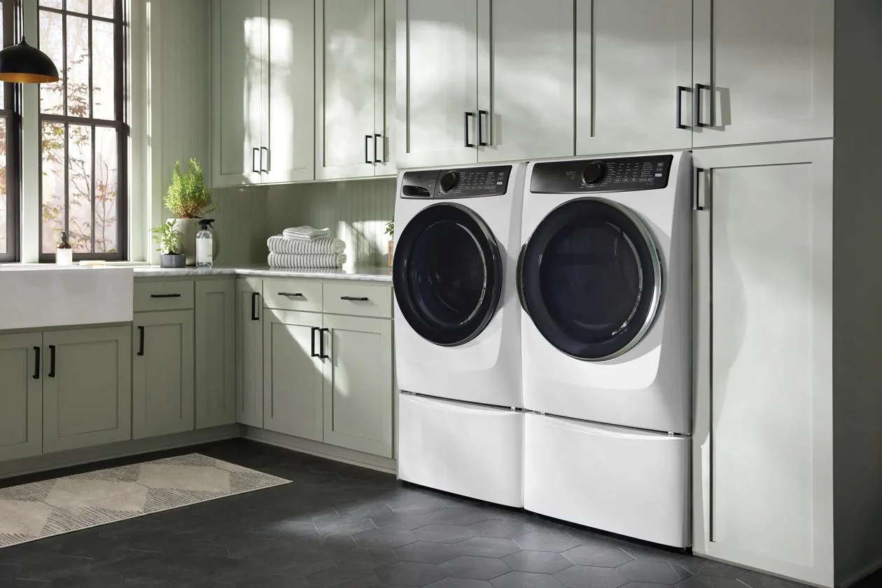 Electrolux ELFE7738MW Front Load Perfect Steam™ Electric Dryer with Balanced Dry™ and Instant Refresh - 8.0 Cu. Ft. - Image 3