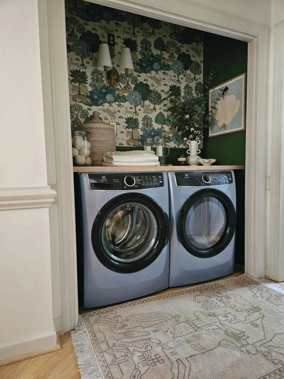 Electrolux ELFG7437AG Front Load Perfect Steam™ Gas Dryer with Instant Refresh - 8.0 Cu. Ft. - Image 13