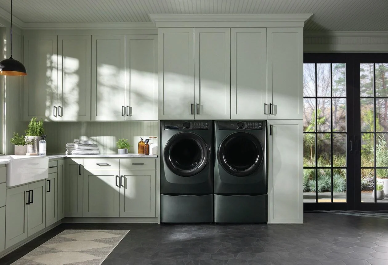 Electrolux ELFG7738AA Front Load Perfect Steam™ Gas Dryer with LuxCare® Dry and Instant Refresh - 8.0 Cu. Ft. - Image 30