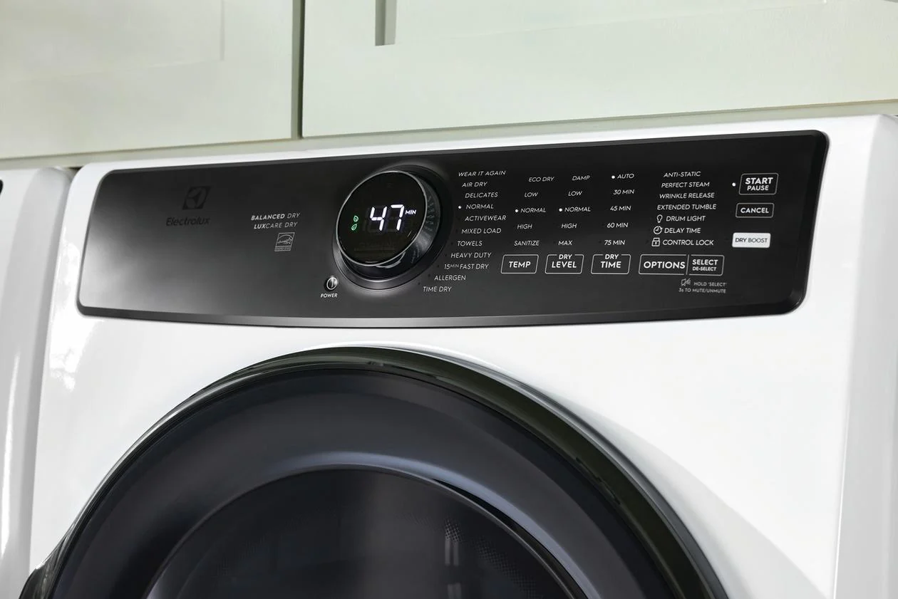 Electrolux ELFG7738AW Front Load Perfect Steam™ Gas Dryer with LuxCare® Dry and Instant Refresh - 8.0 Cu. Ft. - Image 7