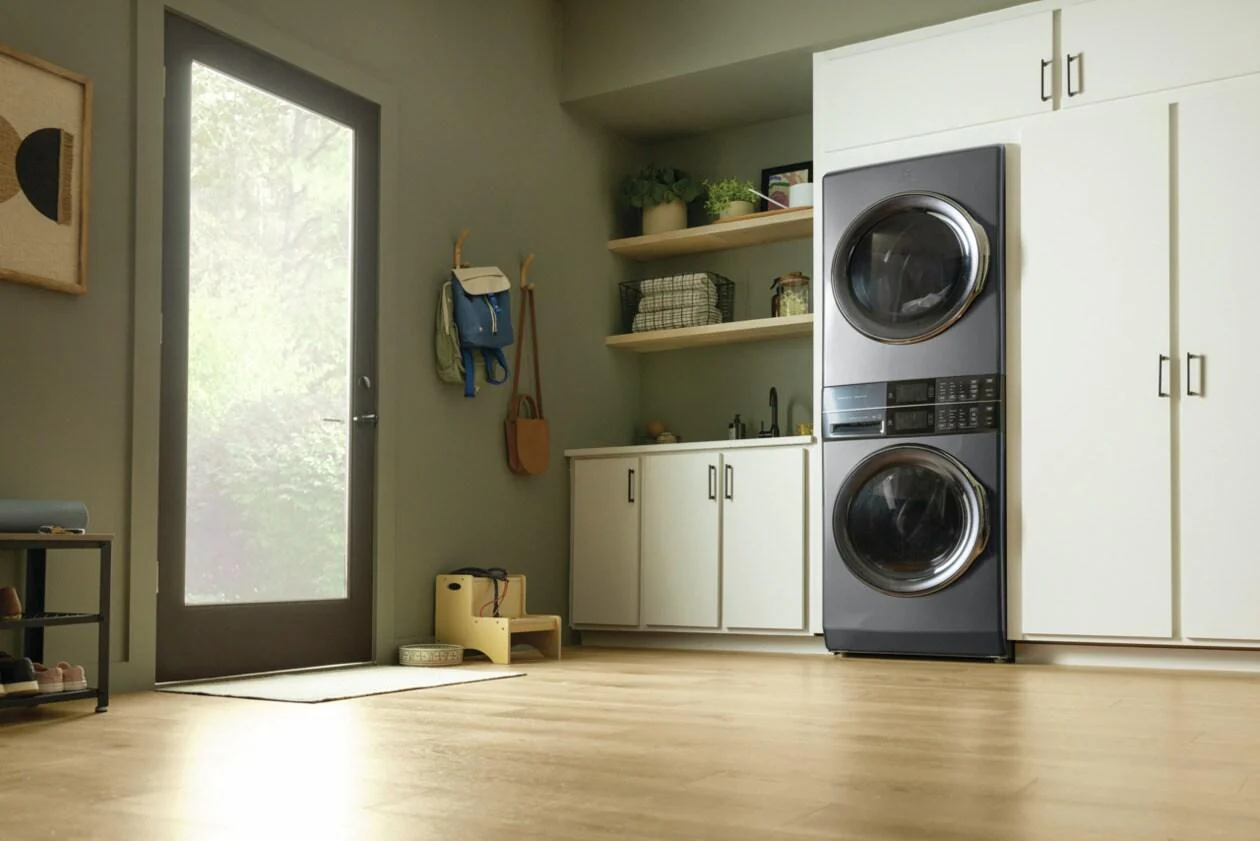 Electrolux ELTE7600AT Laundry Tower Single Unit Front Load 4.5 Cu. Ft. Washer & 8 Cu. Ft. Electric Dryer - Image 8
