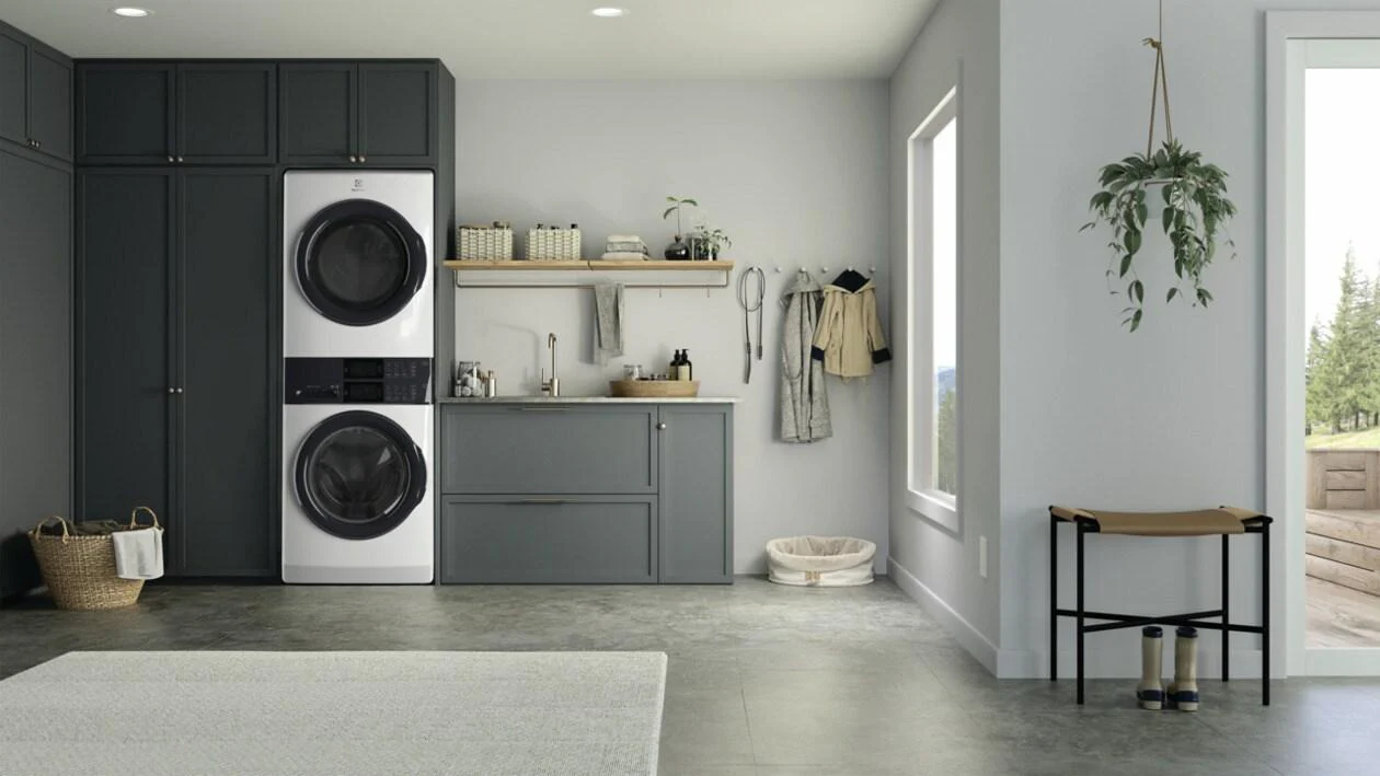 Electrolux ELTG7300AW Laundry Tower Single Unit Front Load 4.4 Cu. Ft. Washer & 8 Cu. Ft. Gas Dryer - Image 7