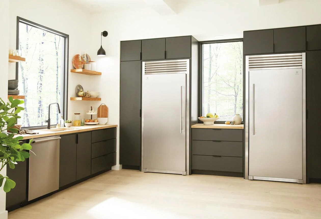 Electrolux TRMKTSS1LV84 84" Louvered Single Trim Kit - Image 4