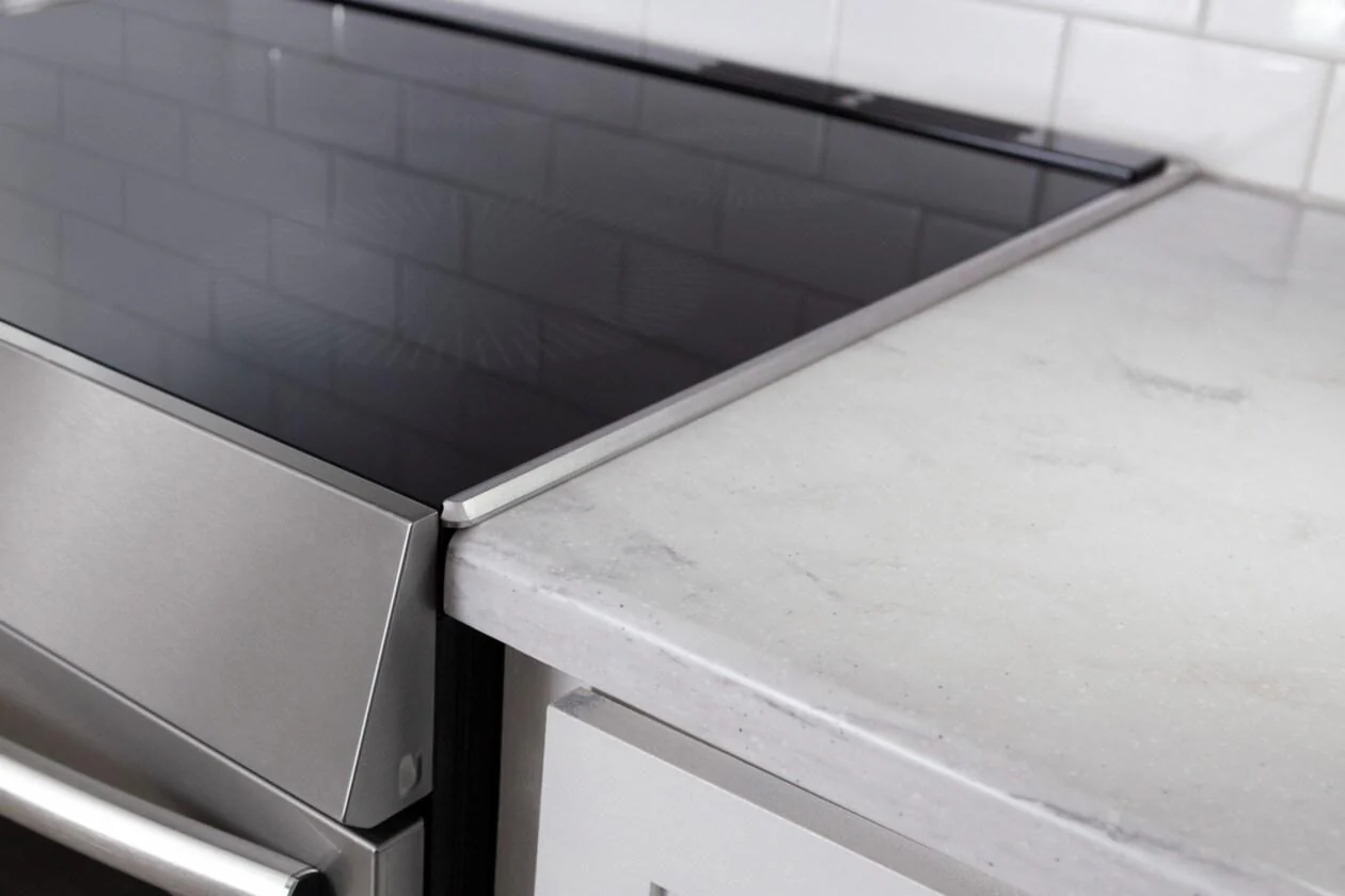 Frigidaire 11NBSTELSS Front Control Electric and Induction Range Stainless Steel 3-Piece Trim Kit - Image 7