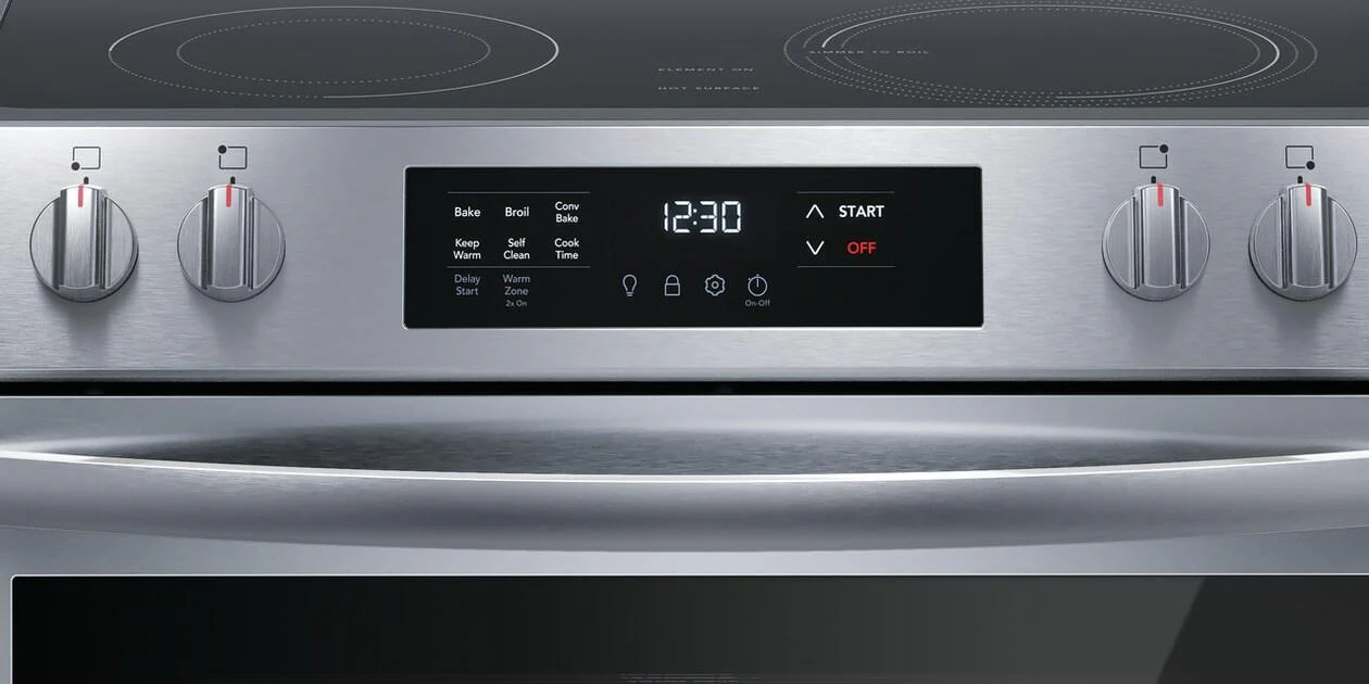 Frigidaire FCFE3083AS 30" Front Control Electric Range - Image 5