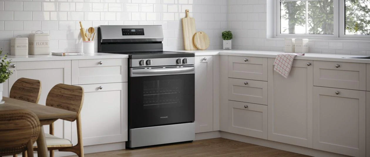 Frigidaire FCRE3062AS 30" Electric Range with the EvenTemp® - Image 2